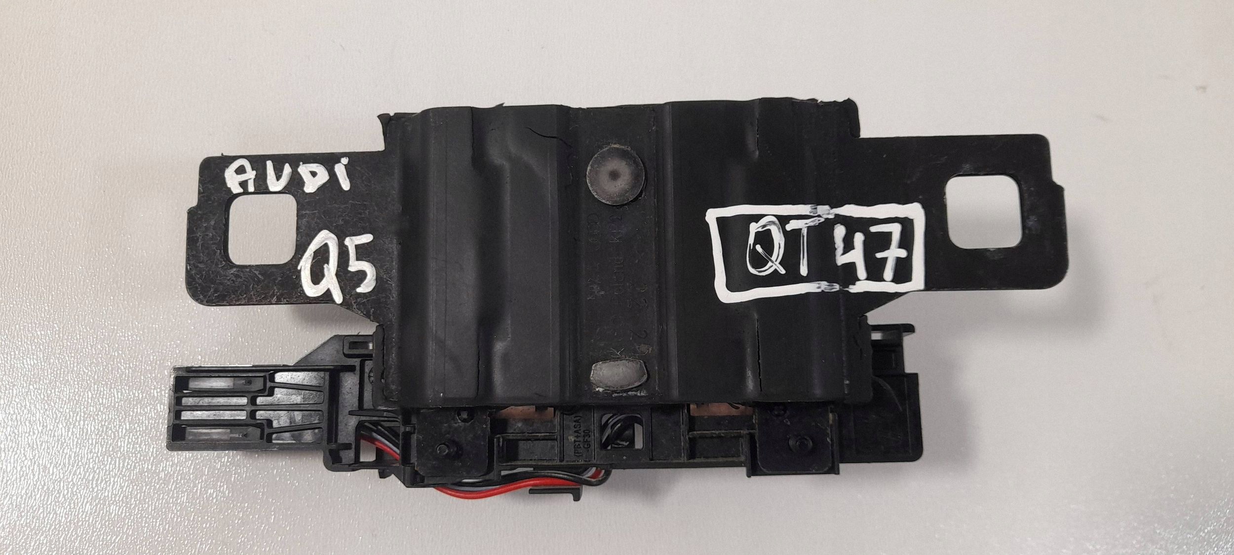 Audi Q5 SQ5 FY lock bonnet boot 80C959121A (QT47)