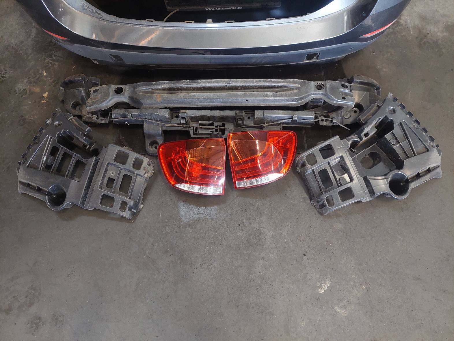 complete rear part BMW X1 E84 B39 trunk door boot bumper rear part lights rear part