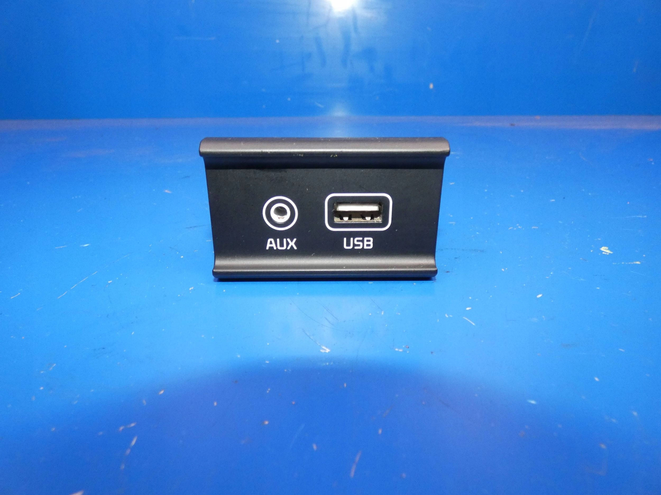 KIA SPORTAGE IV 4 2016- adapter USB ZLACZE AUX