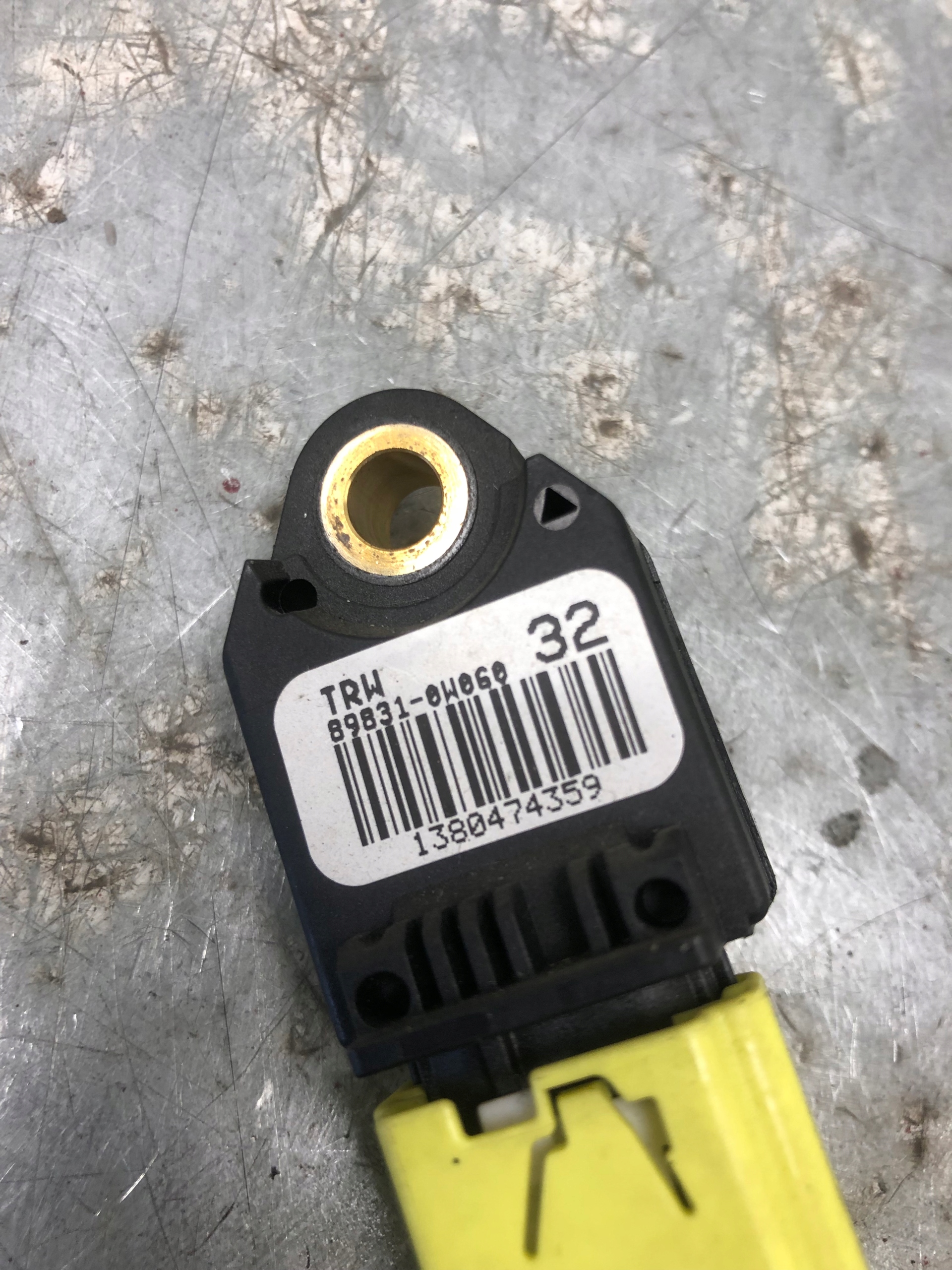 Crashsensor Drucksensor TOYOTA AURIS und LIFT 89831-0W060