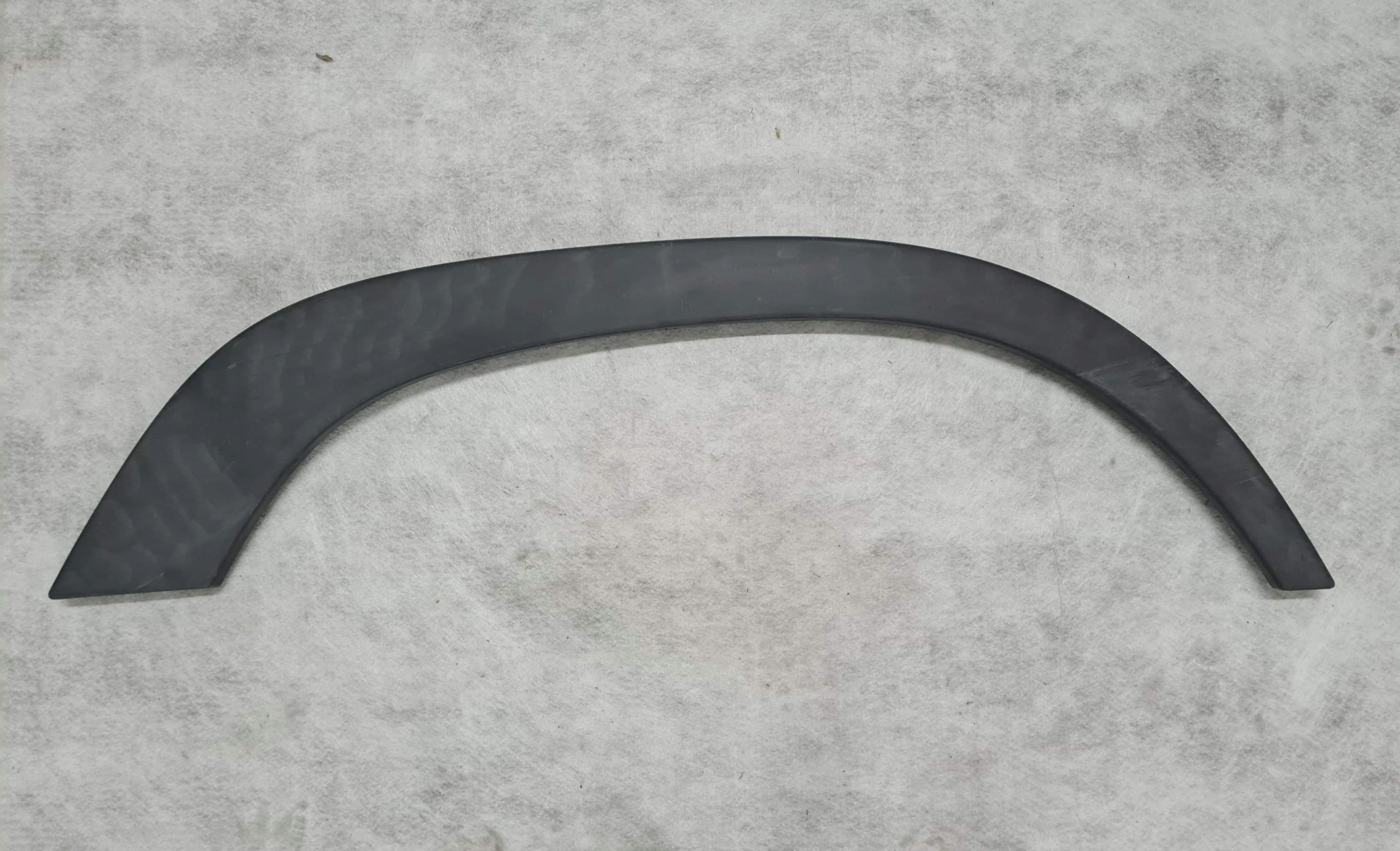 84096587 - Volvo FH4 крышка ступицы арки колеса Banana RH