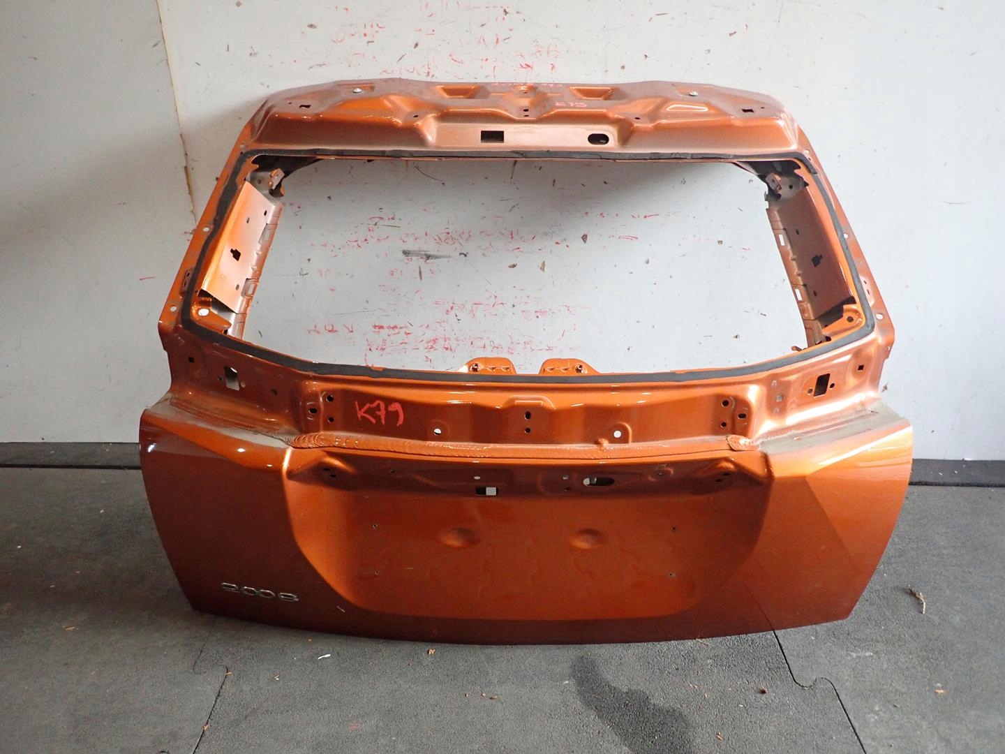 kapota PEUGEOT 2008 II 2019
