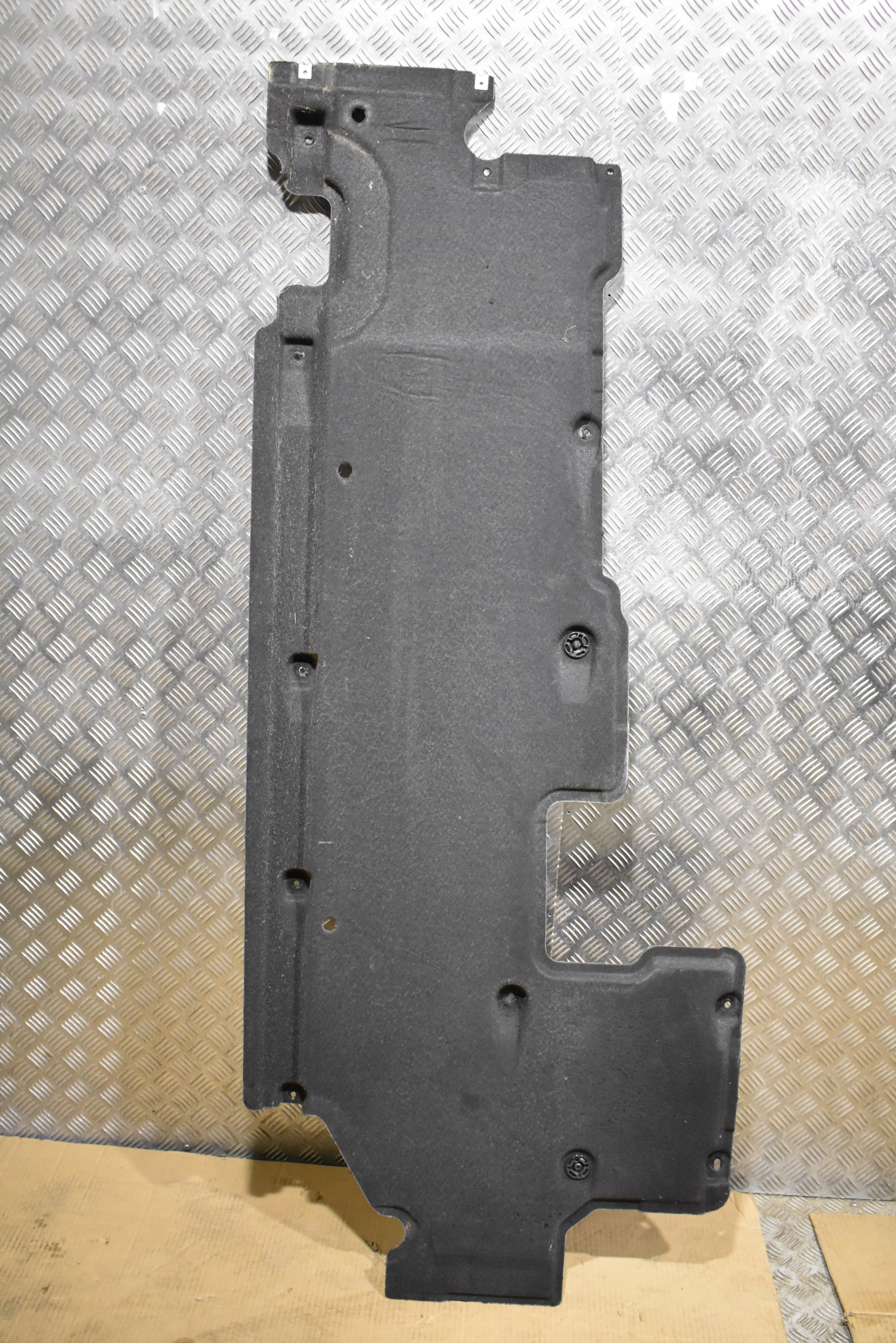 IDEALNA cover chassis right AUDI A8 D5 1