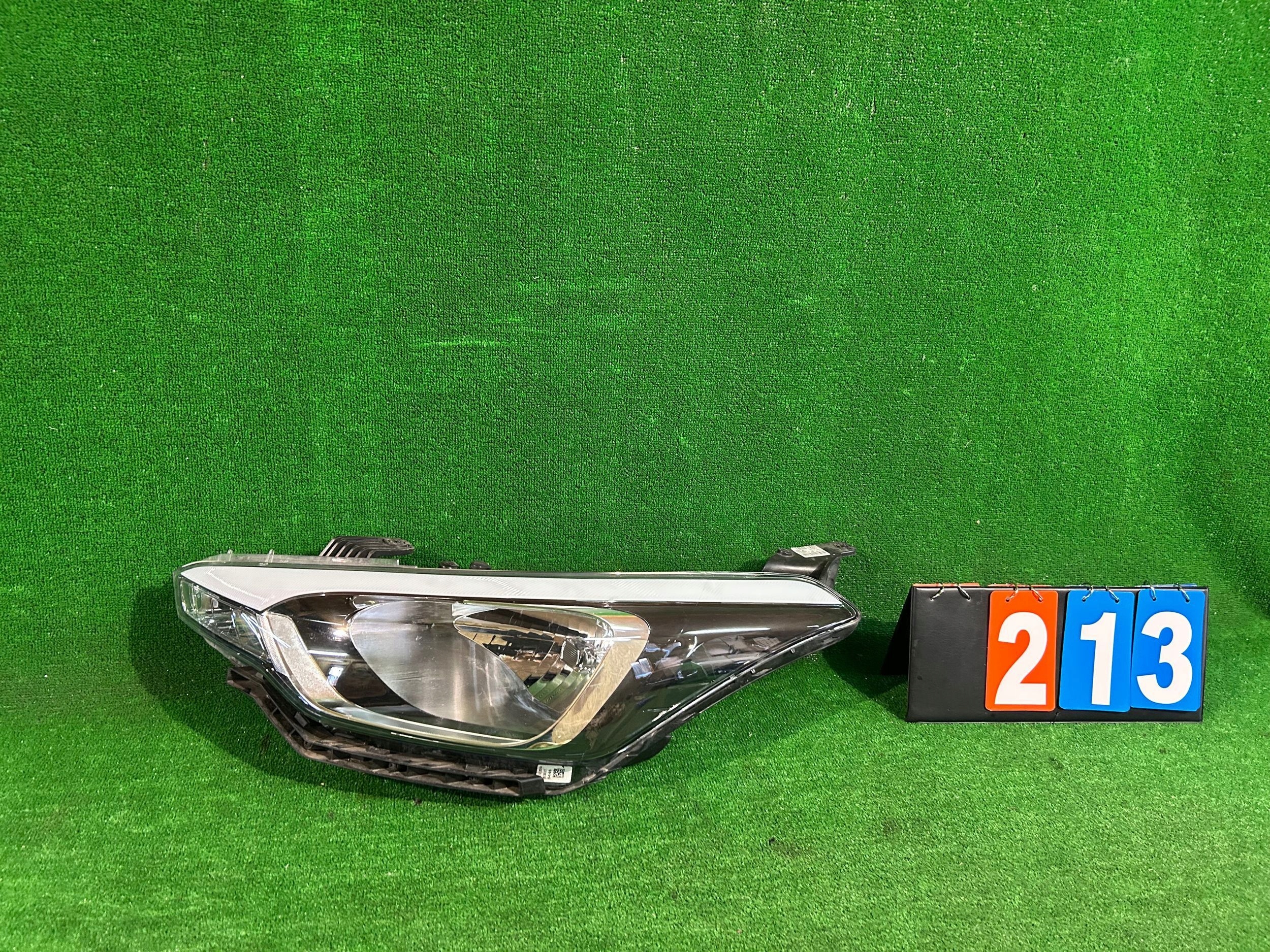 REFLEKTOR left HYUNDAI I20 II nr:213