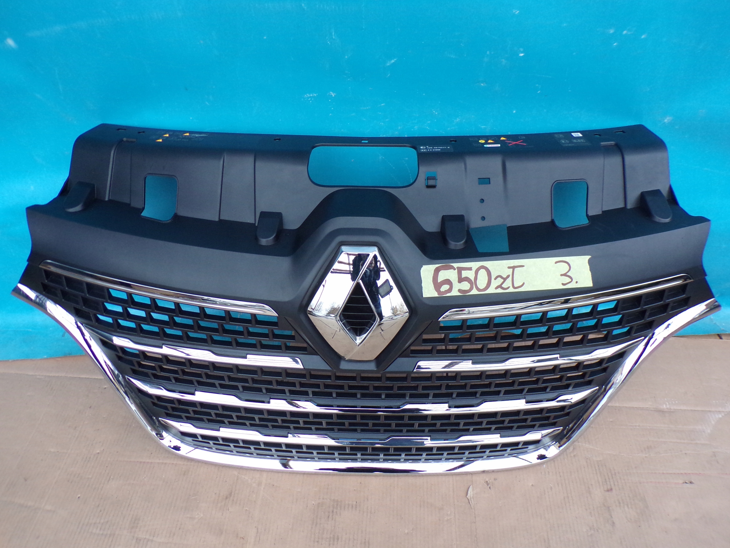 RENAULT MASTER 4 19- maska CHROMY Originál nová