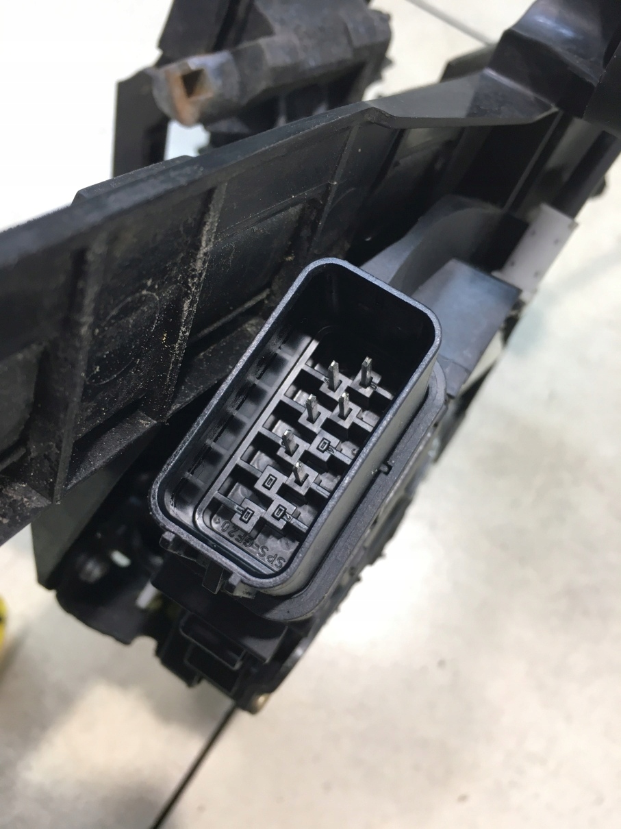 lock door right rear part FOCUS MK2 4M5AA26412BC 6 PIN