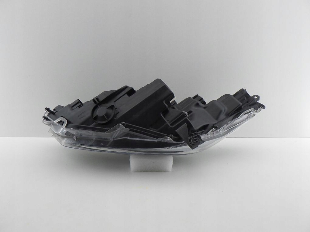 TOYOTA YARIS 4 IV P21 FULL LED 20- light front right