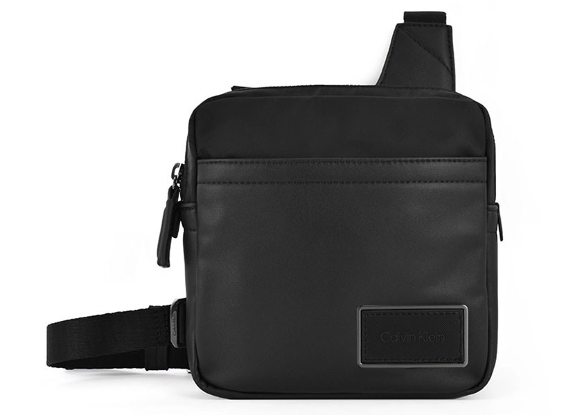 Calvin Klein Kabelka Přes Rameno K50K510286 velikost Ck Elevated Cony Reporter S