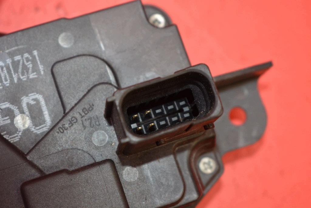 lock door right front front EU 13210749QG OPEL ZAFIRA B 05-10
