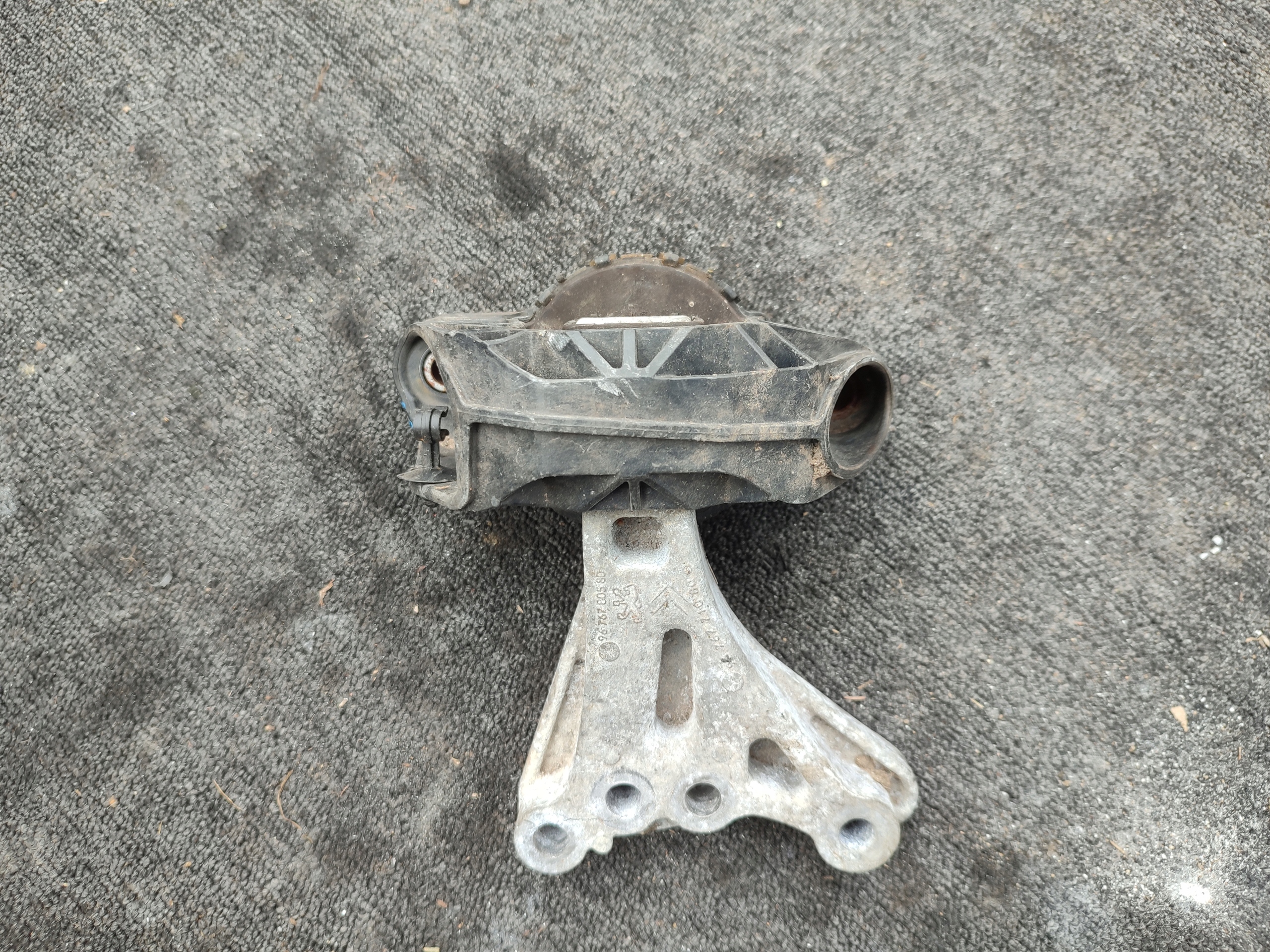 engine mount CITROEN C3 III 1.2 VTI 9676780580