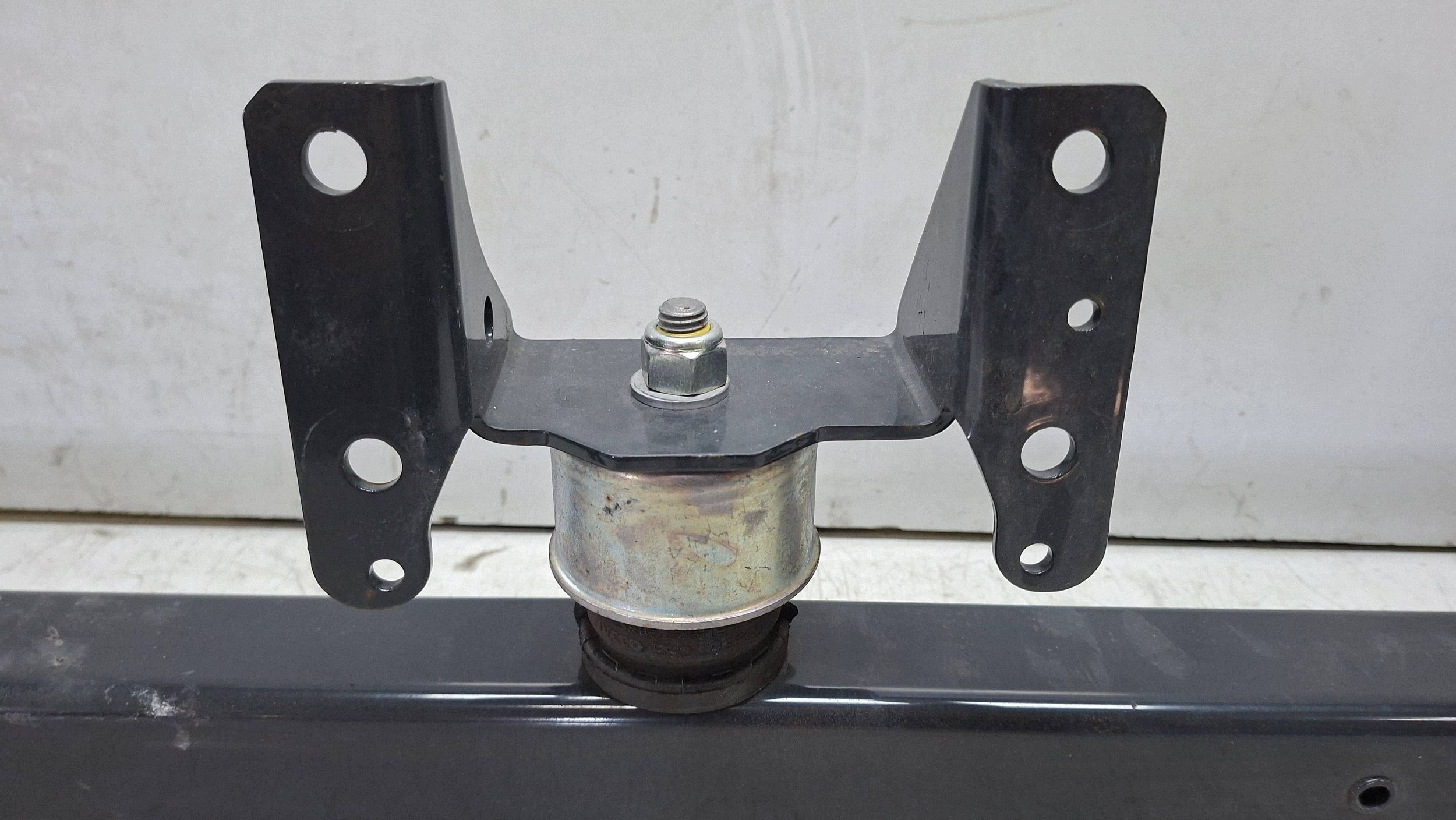 Supporto cambio ingranaggi 5802428557 IVECO DAILY IV 2014