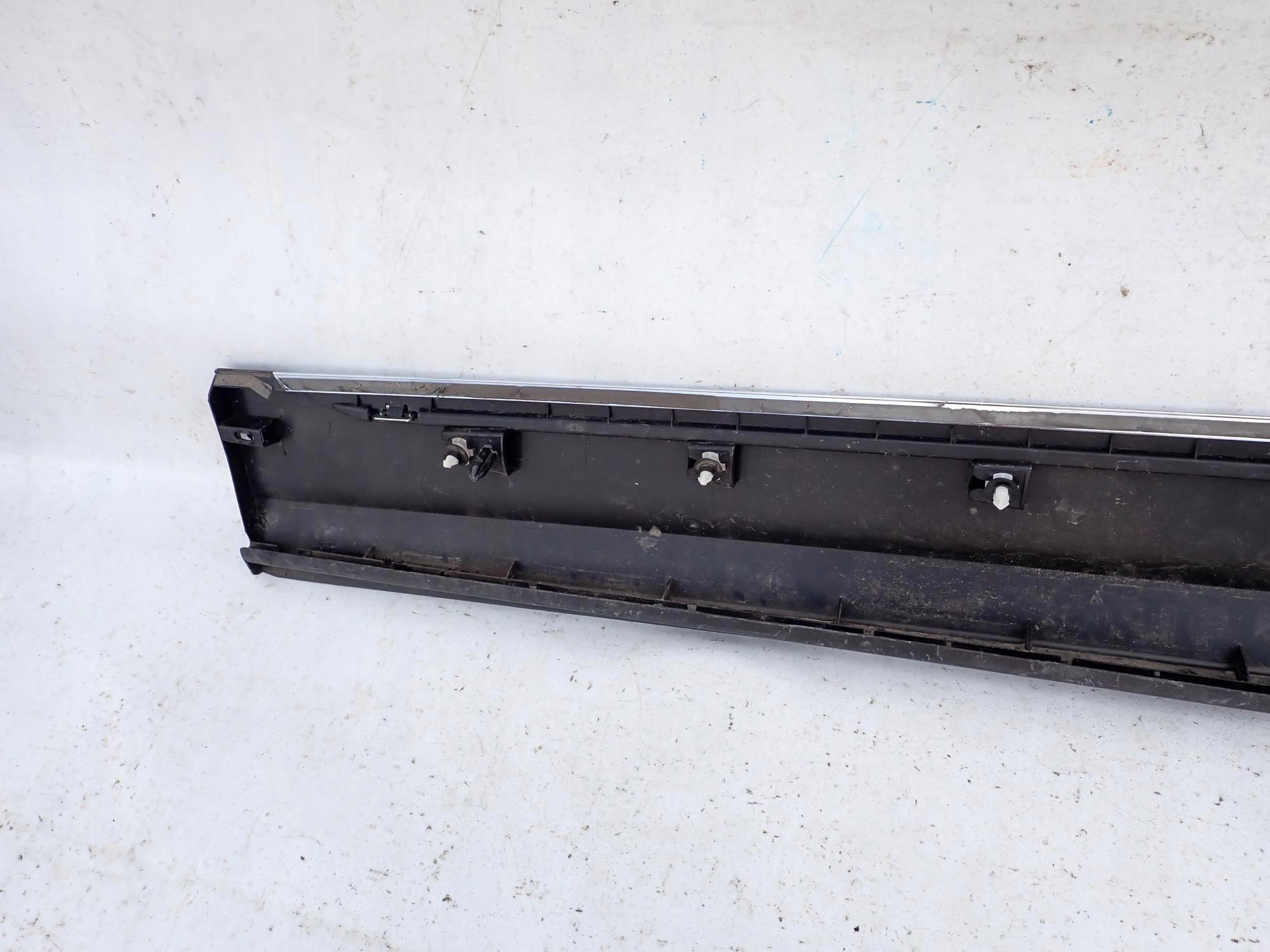 VW T-ROC 17-> moulding door right front CABRIO