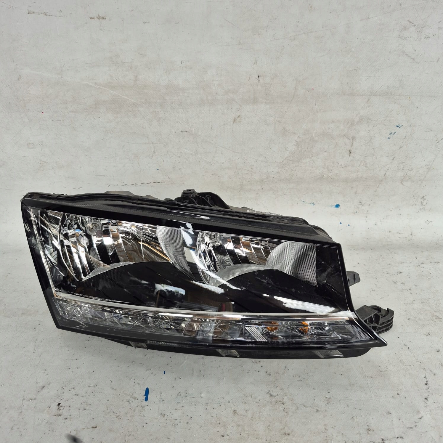 SKODA FABIA III 6V LIFT 18- light right front front ZWYKLA + LED
