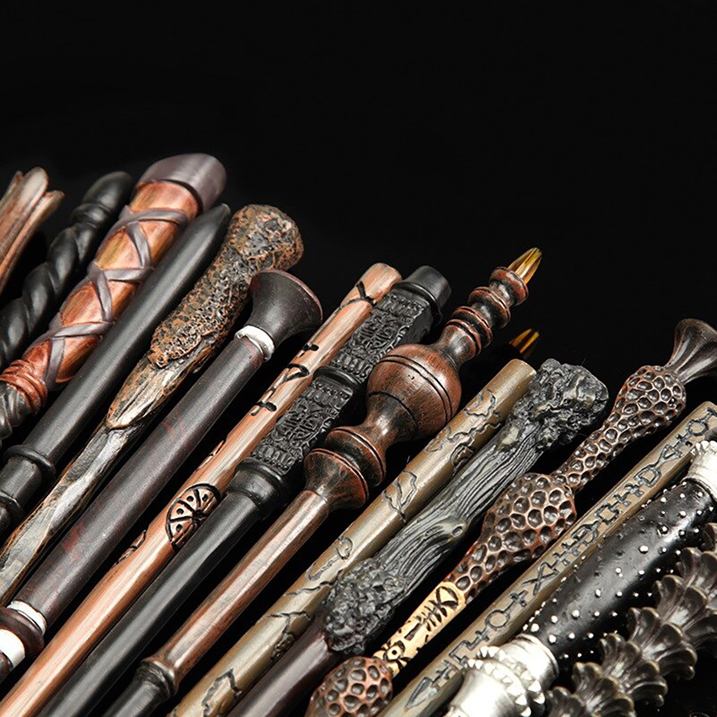 MAGICZKA RÓŻDŻKA BELLATRIKS LESTRANGE HARRY POTTER METALOWY RDZEŃ NOWOŚĆ Model MAGICZKA RÓŻDŻKA BELLATRIKS LESTRANGE