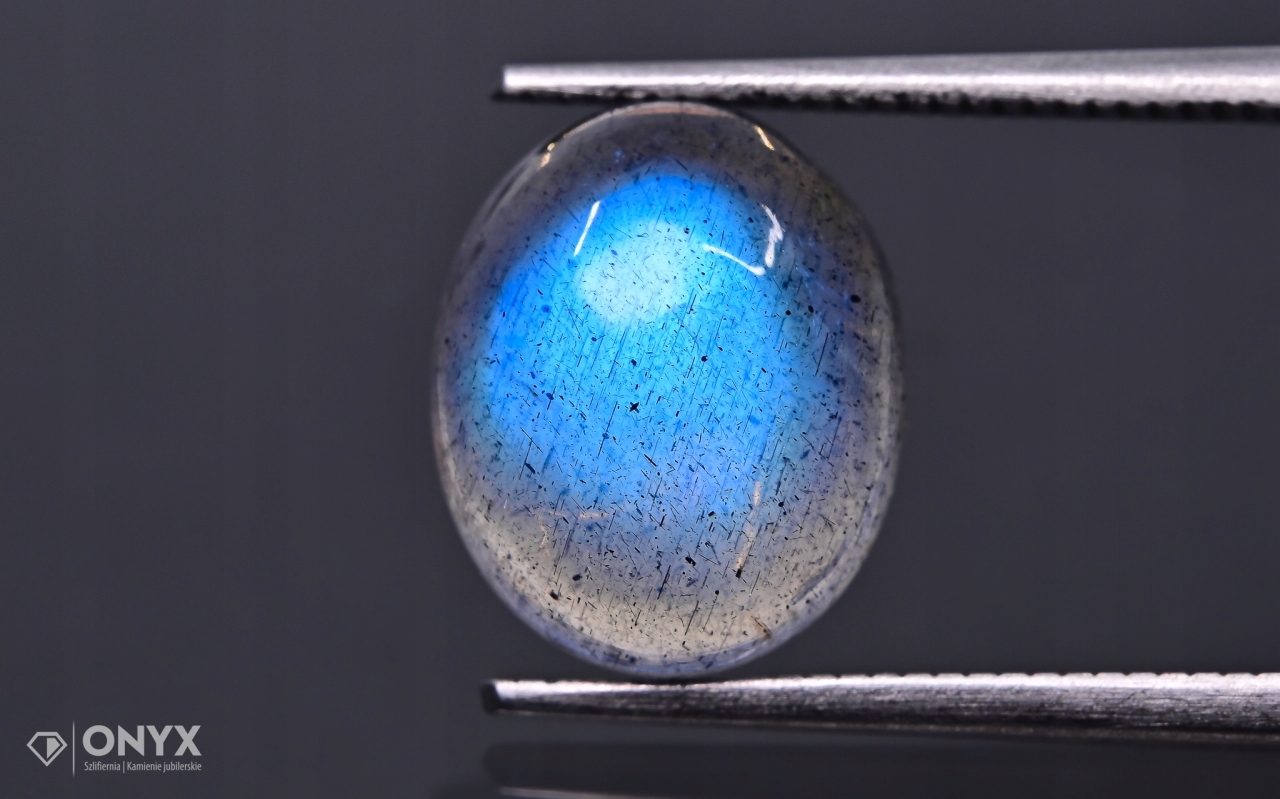 Labradorit kabošon A ovál 11x9 mm