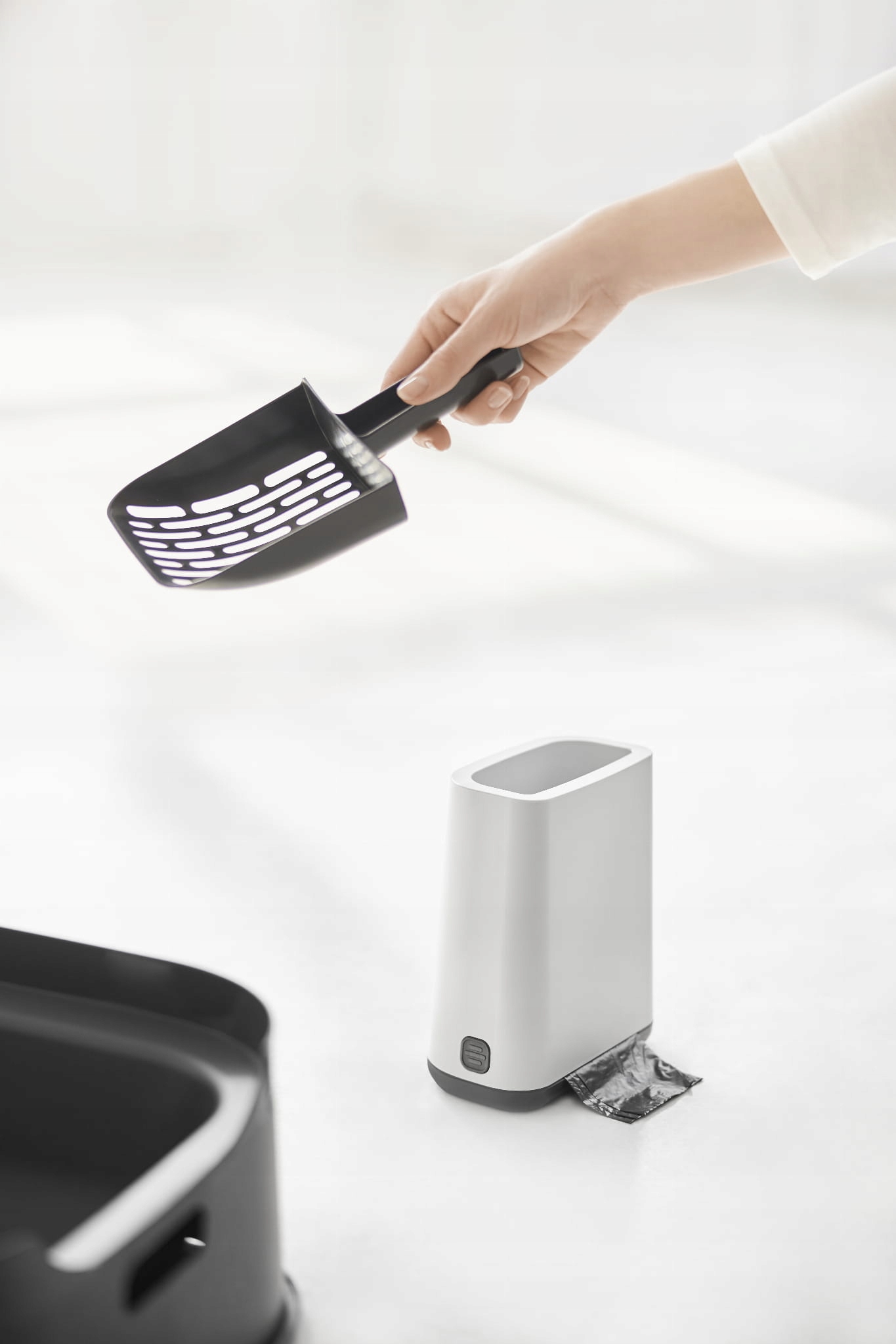 Łopatka szufelka do żwiru kuwety dla kota Rotho Czarna Marka Rotho