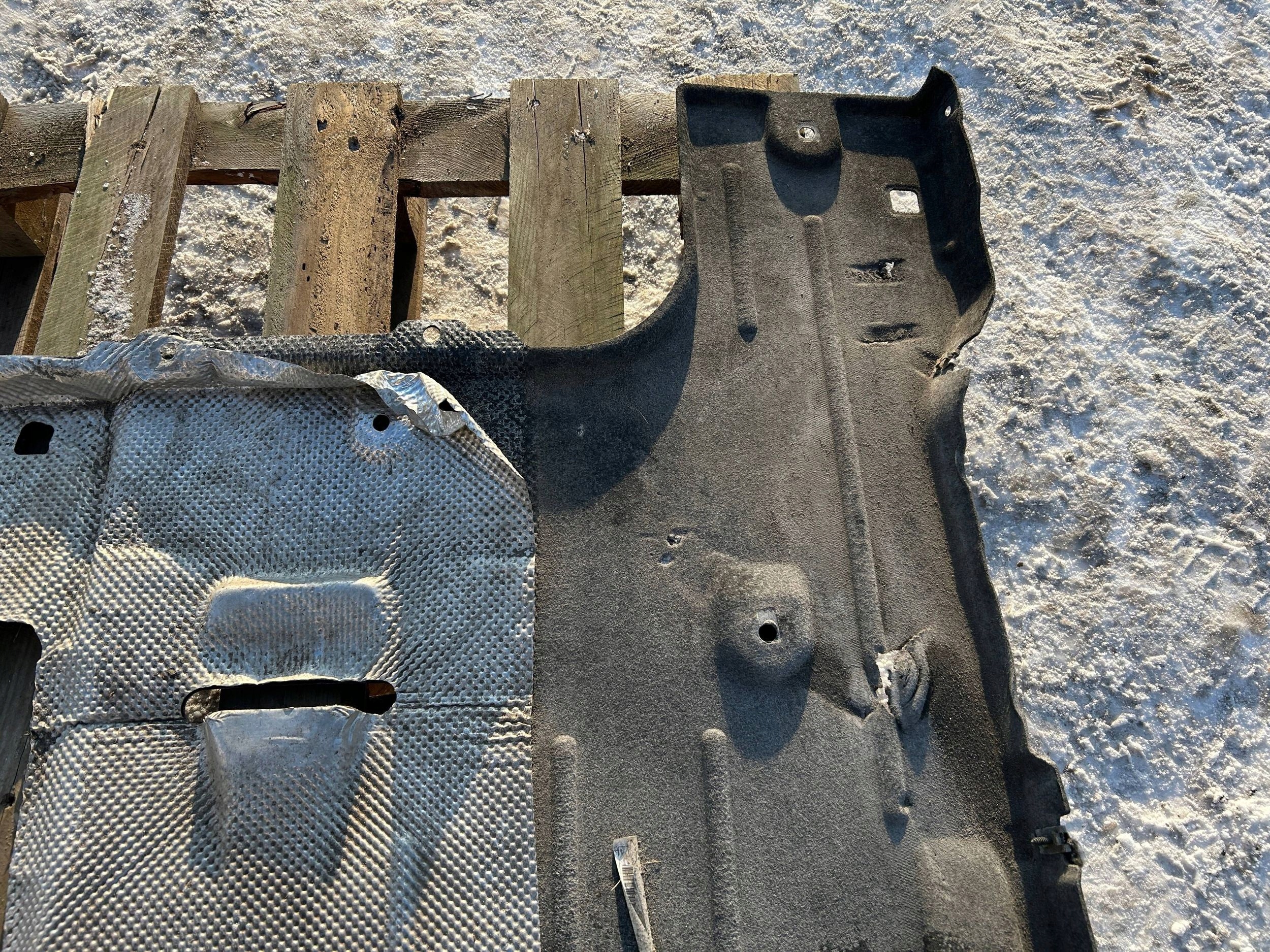 cover lower chassis of the engine Chrysler Pacifica Hybrid Plugin 2021