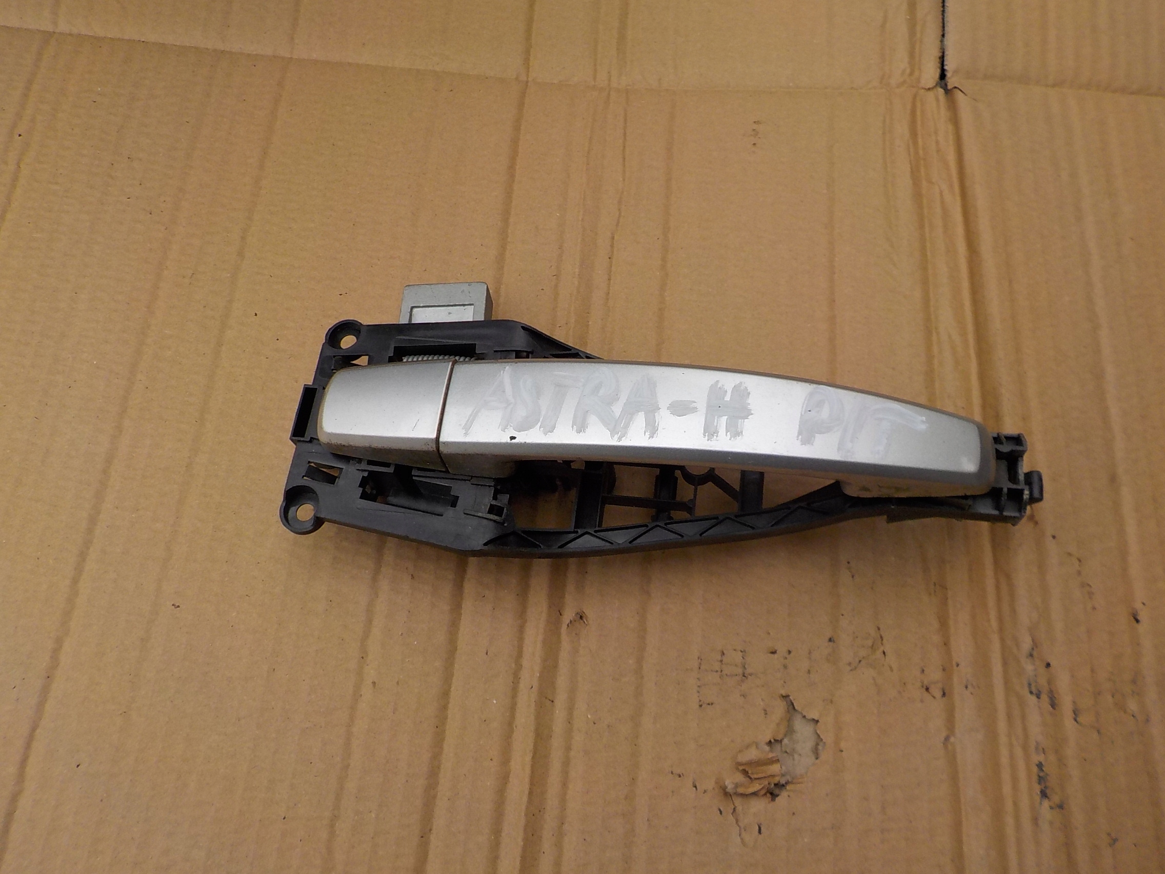 handle right rear part opel astra H kombi 2006r