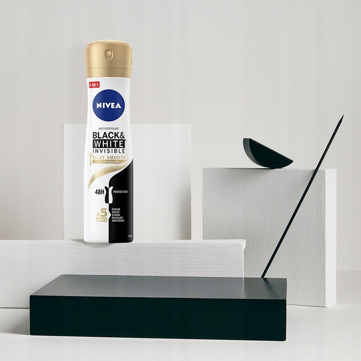NIVEA BLACK & WHITE INVISIBLE SILKY SMOOTH ANTYPERSPIRANT SPRAY 150 ML Marka Nivea