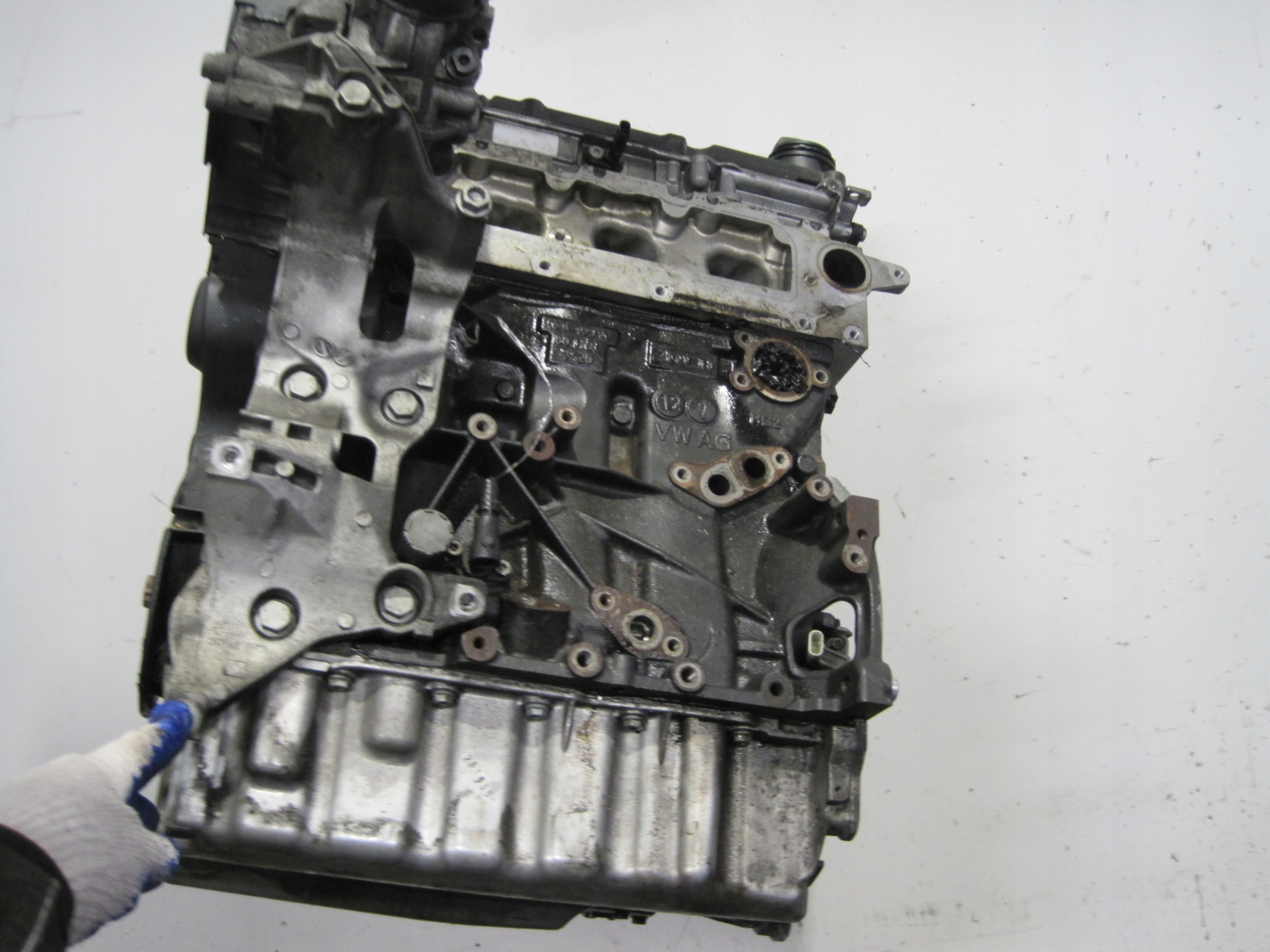 engine motor VW AUDI SEAT SKODA 1.6 TDI CLH pillar