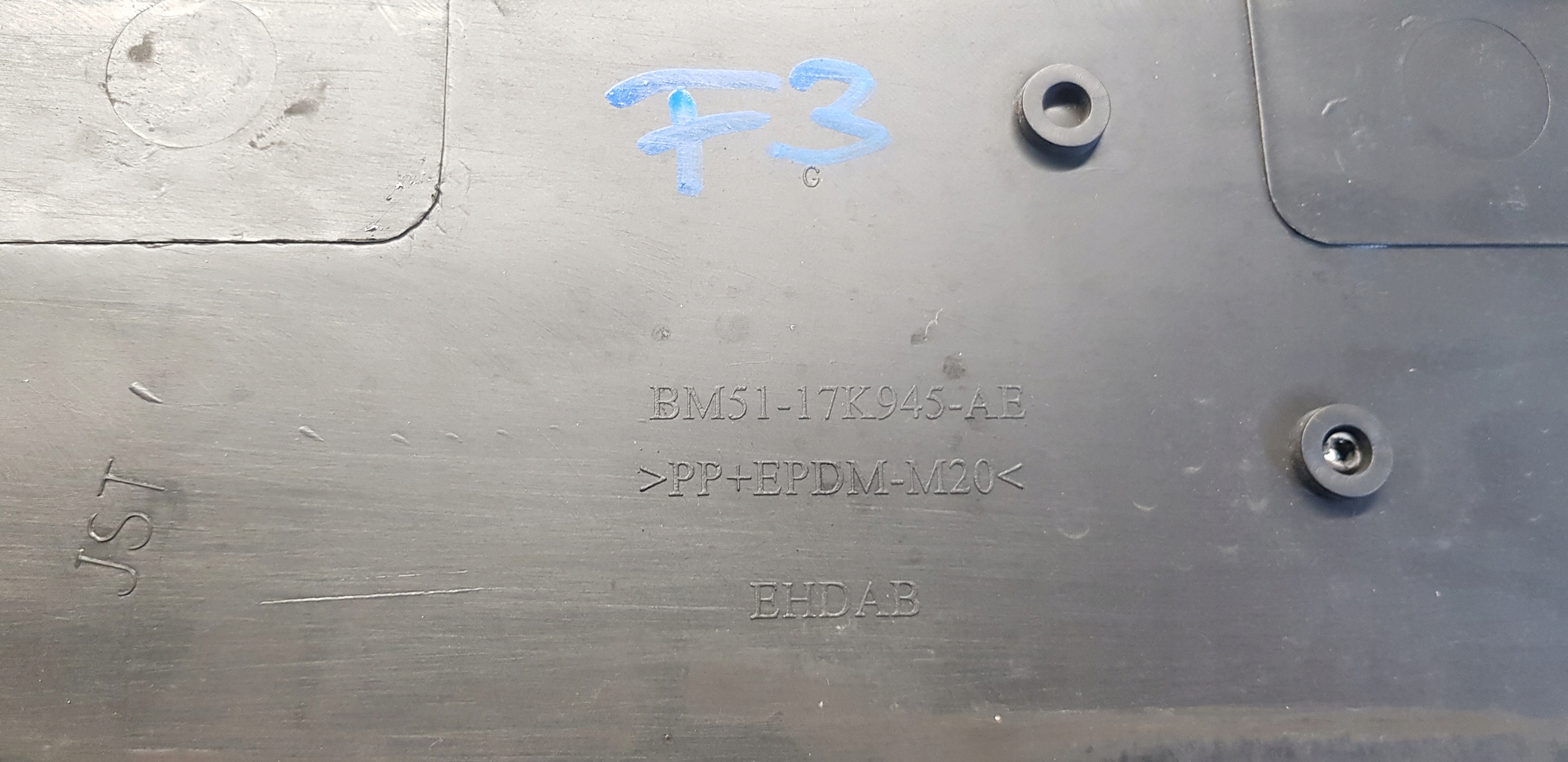 FORD FOCUS MK3 rešetka branika maska BM51-17K945