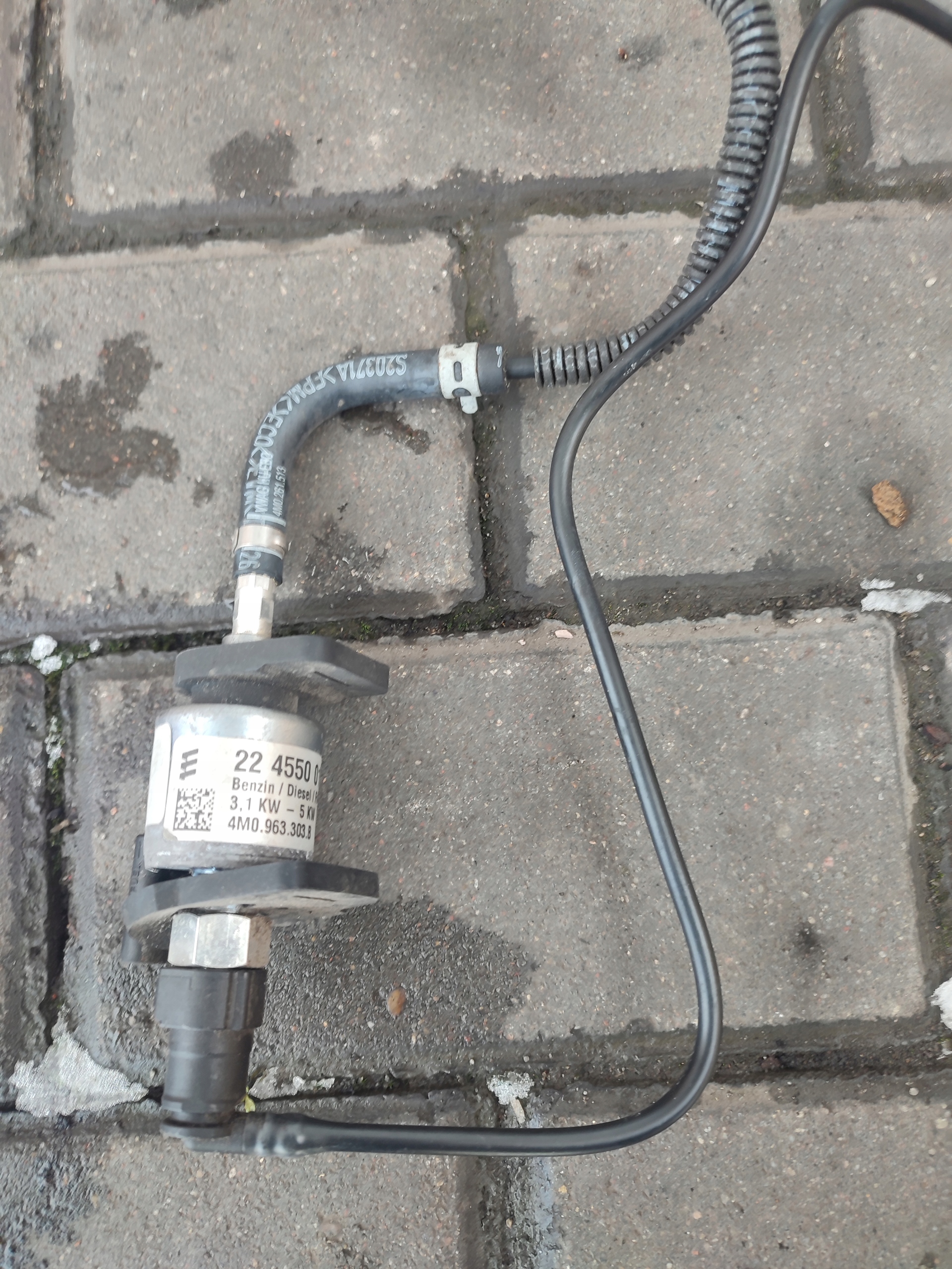 4m0261163e - Audi Q7 4m паливний насос Webasto 12V 3.1 KW-5 KW