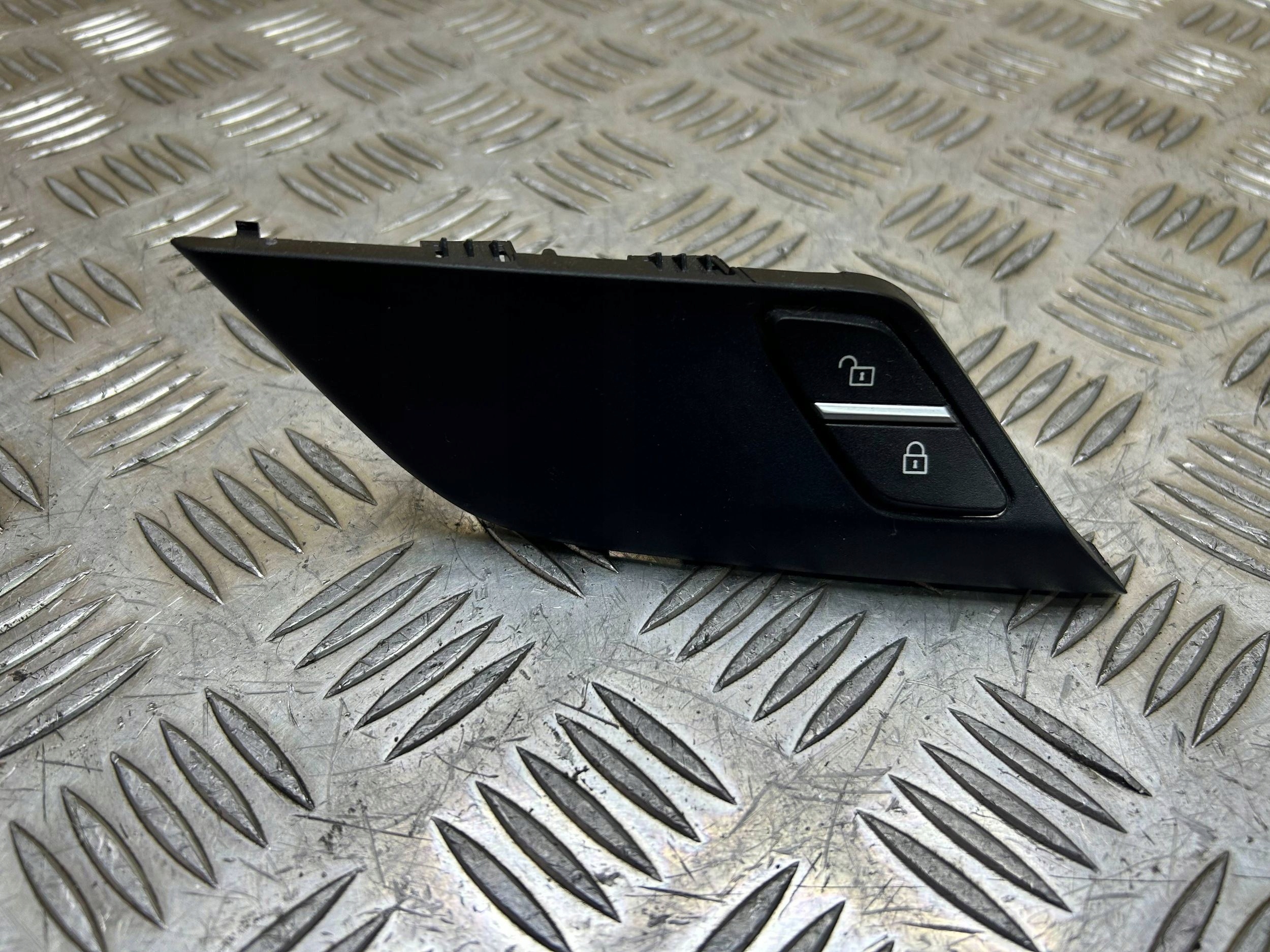button central of a lock BMW X5 F15 2015 9350442