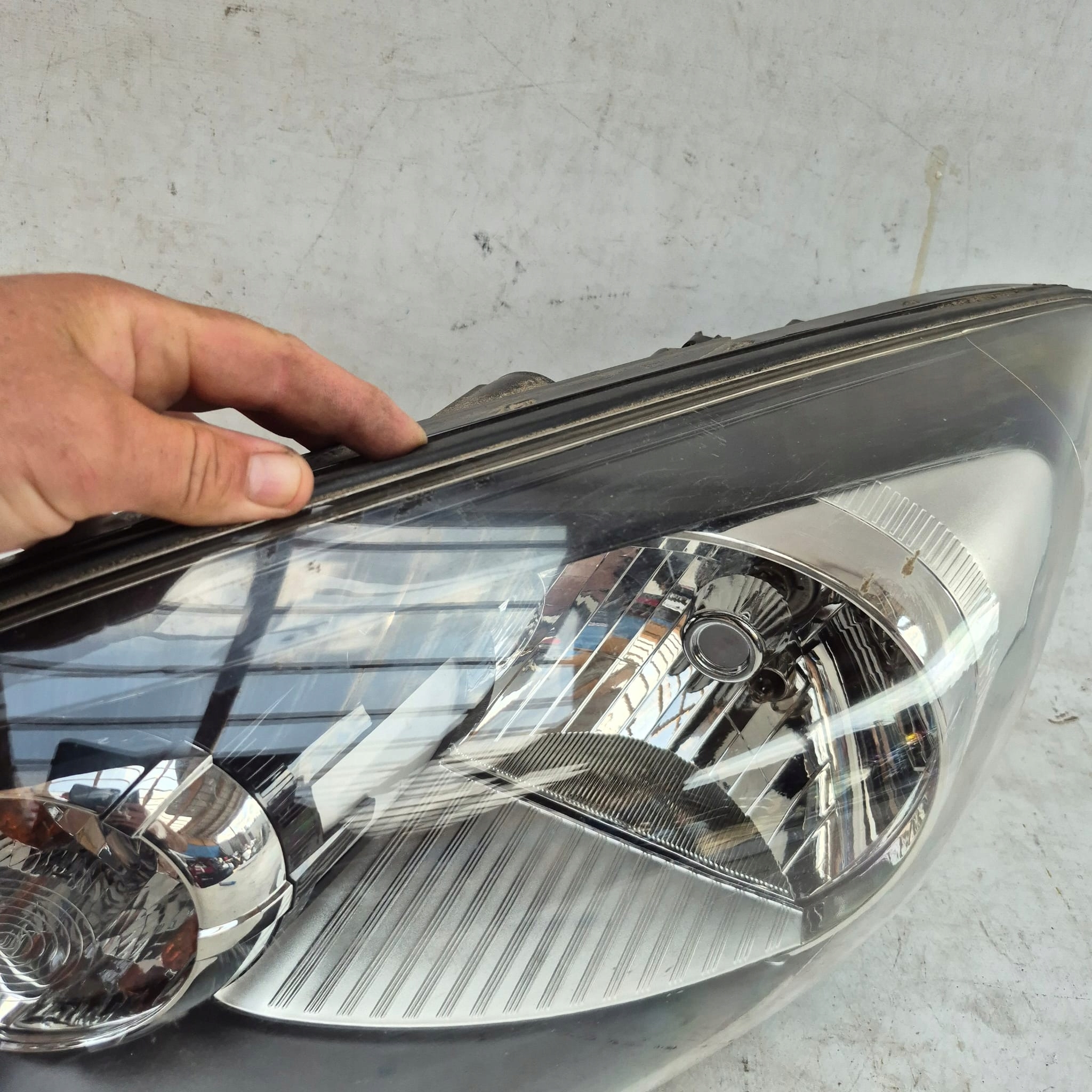 KIA PICANTO II 2 11-17 light front front left