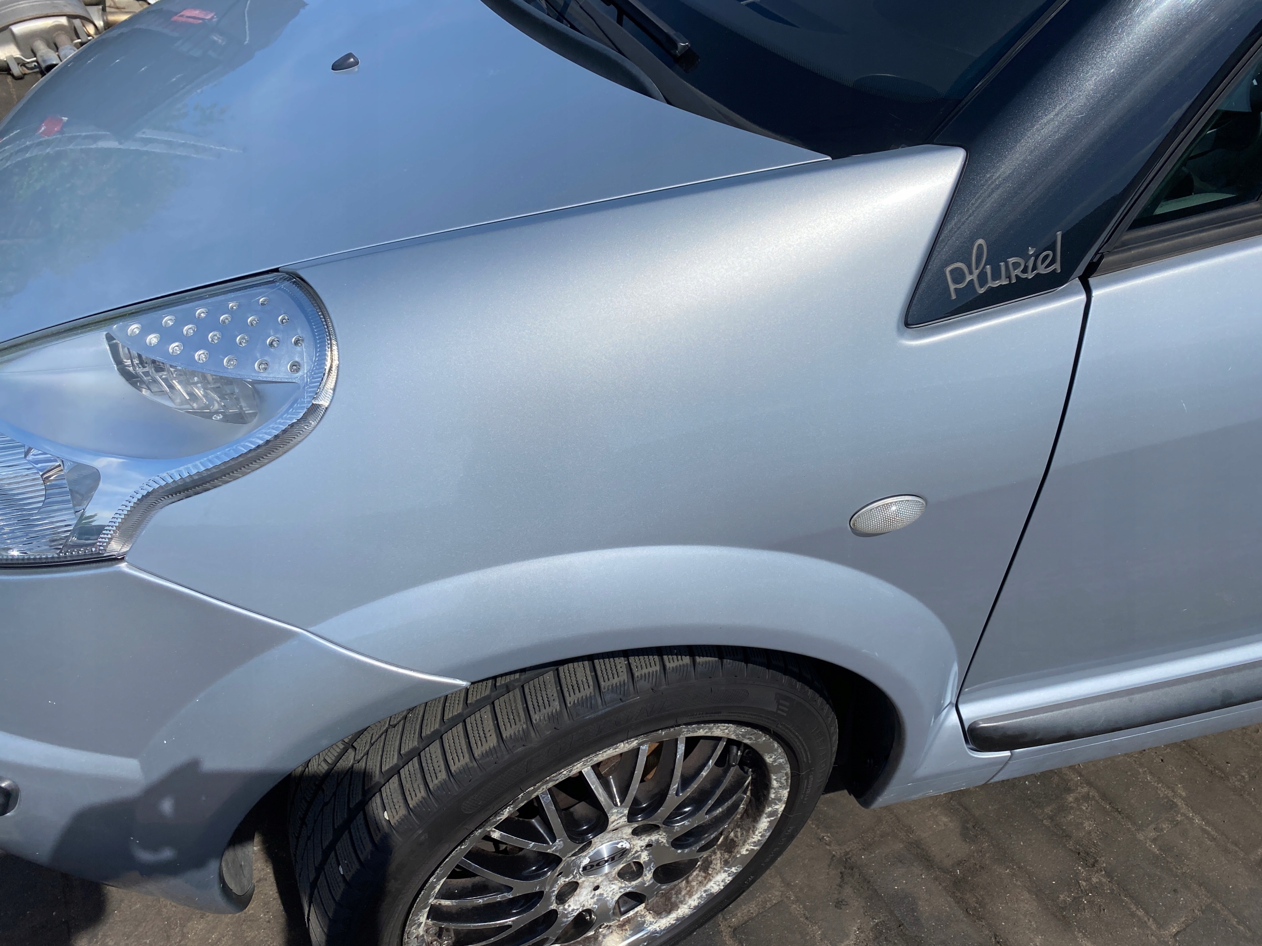 fender left front front Citroen C3 Plurier 03-09 kod lakieru EZRC