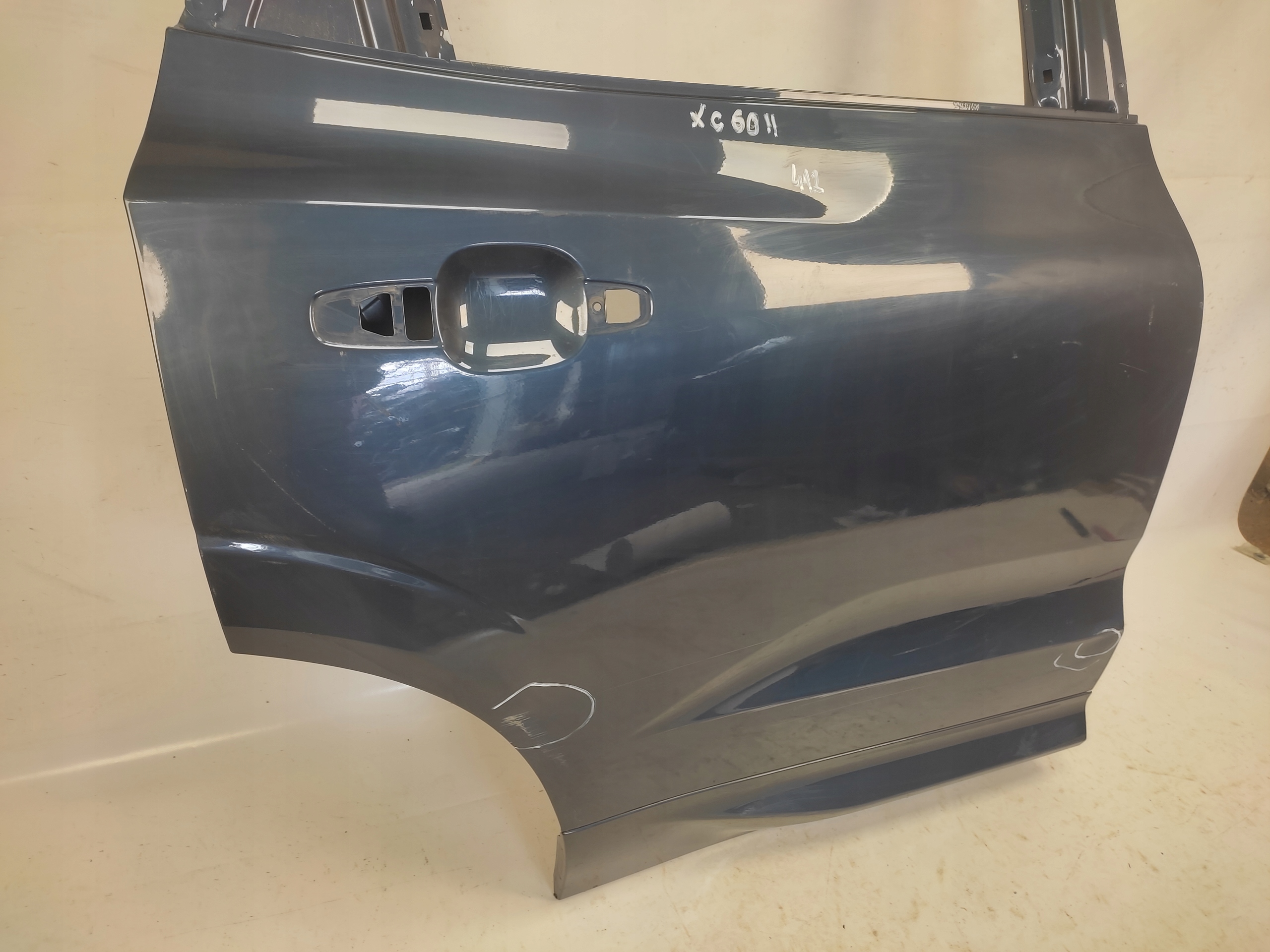 VOLVO XC60 II DRZWI PRAWE TYLNE TYŁ 2017- 2018- Strona zabudowy tył - prawa