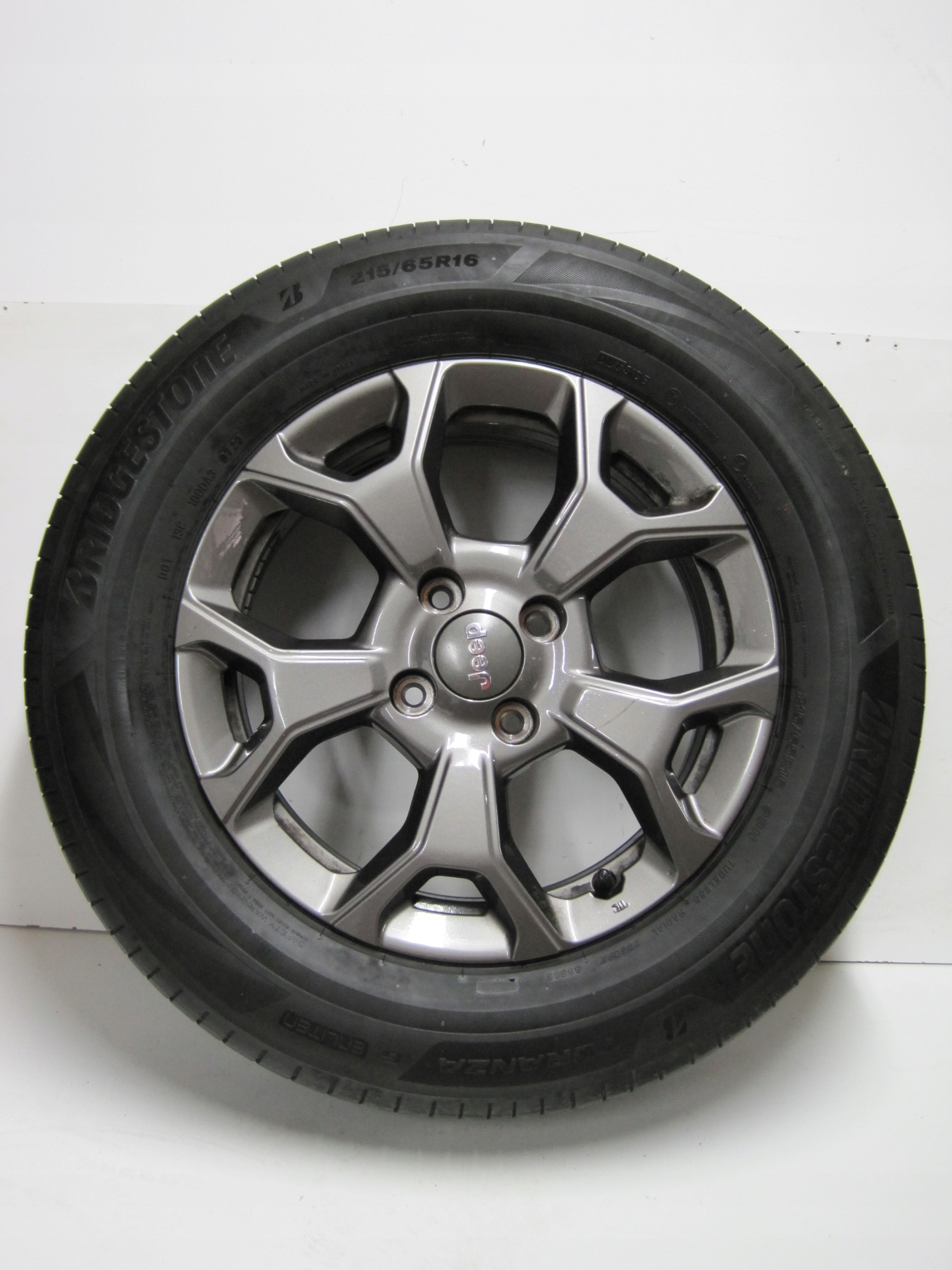 wheels discs tyres Jeep AVENGER R16 4MM