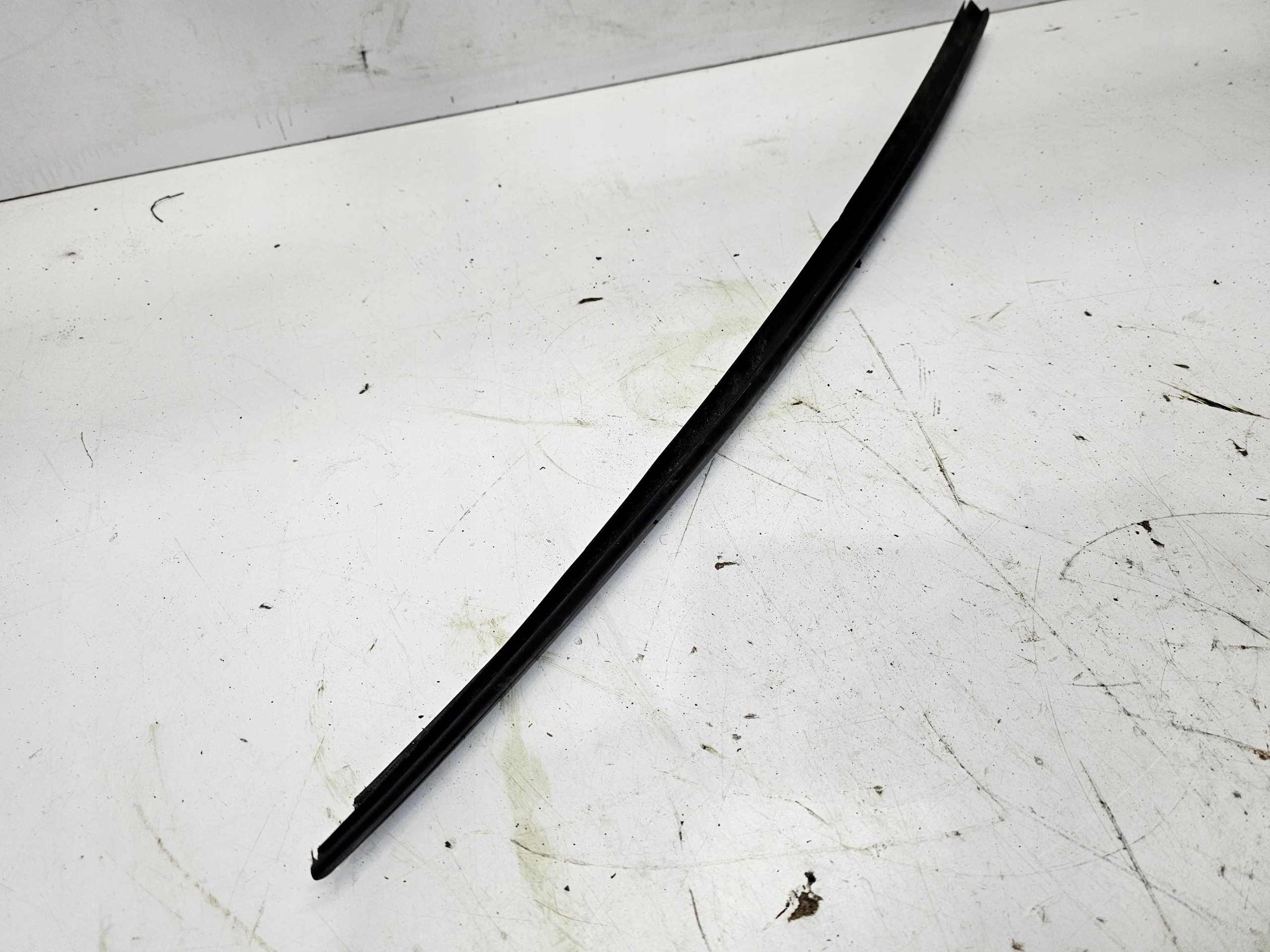 moulding dust windows CZOLOWEJ left front AUDI A6 C7 4G0854327B