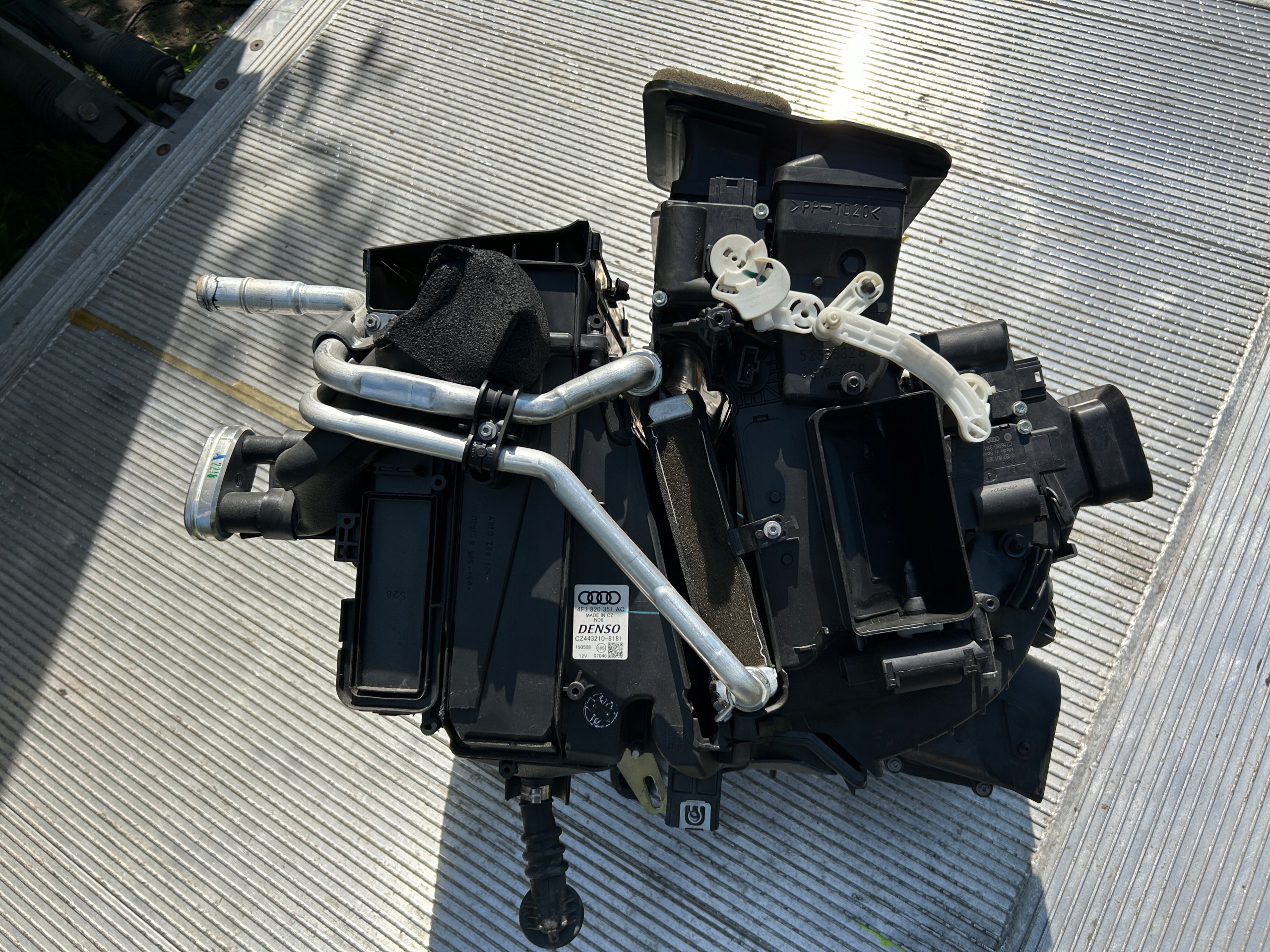 радиатор отопителя Audi A6 C6 европа