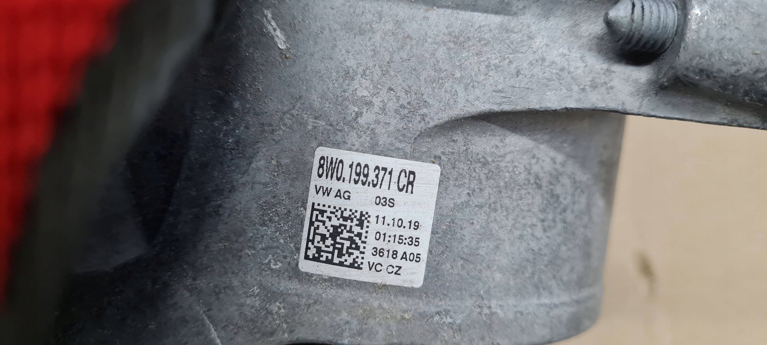 A4 B9 8W engine mount 8W0199371CR A5 8W