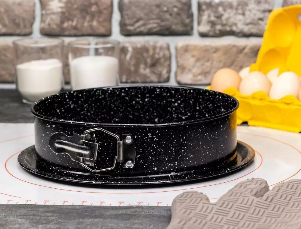 FORMA TORTOWNICA BLACHA MARMURKOWA PIECZENIA CIASTA średnica 26 cm KH1783 Marka Kinghoff