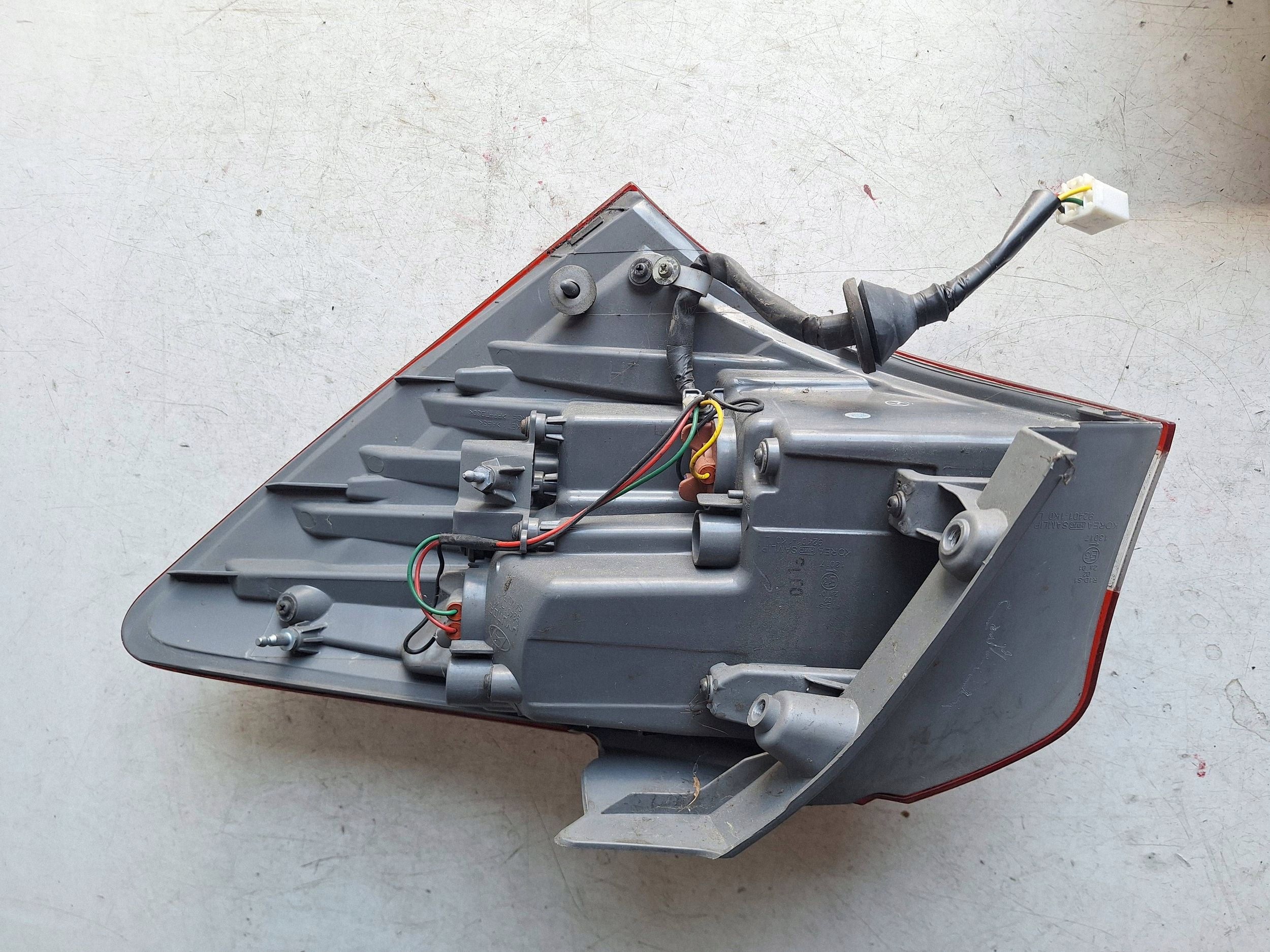 HYUNDAI IX20 10-14 light rear part left 92401-1K0
