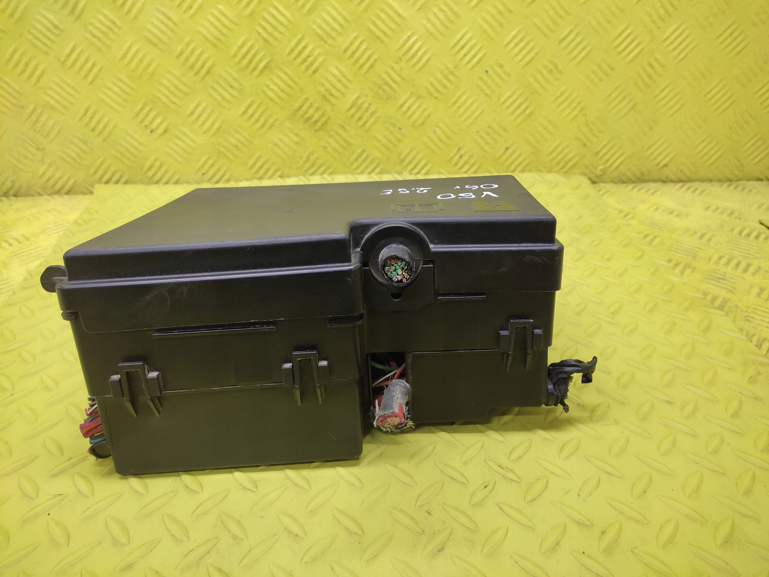 VOLVO V50 2.5 Module fusibles 518818000