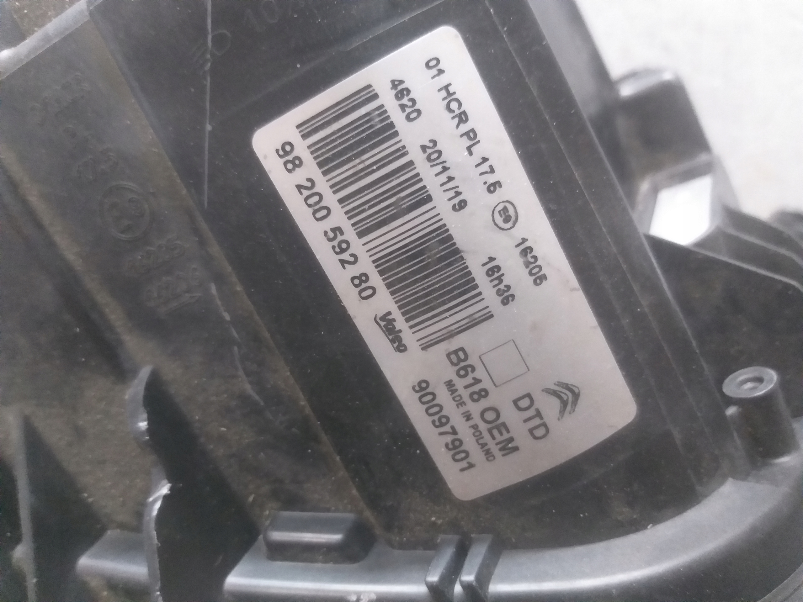 light lights front right left CITROEN C3 III 3 16- 9820059280