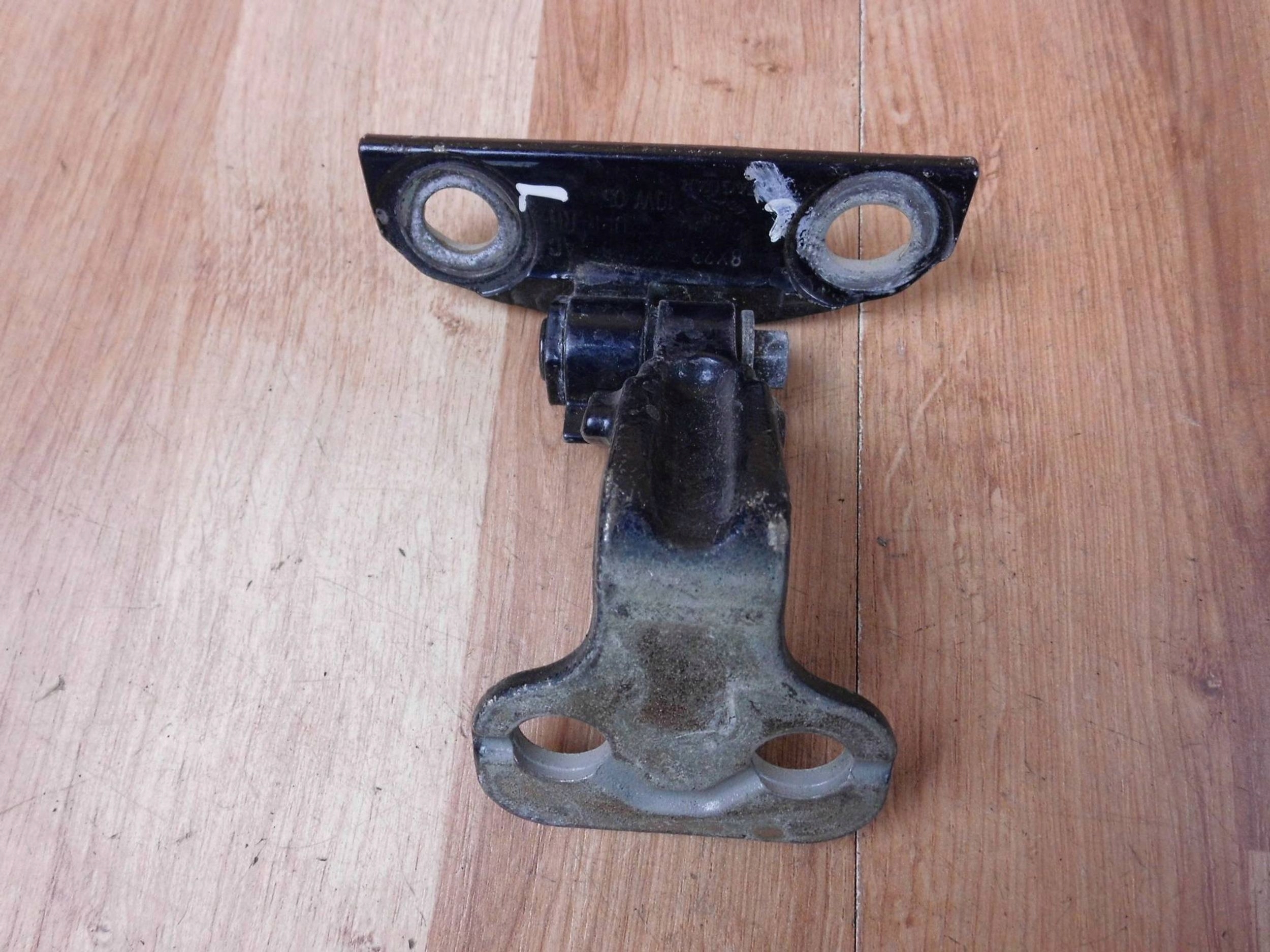 Jaguar XF X250 hinge door right front front 8X23-F228A66-AC