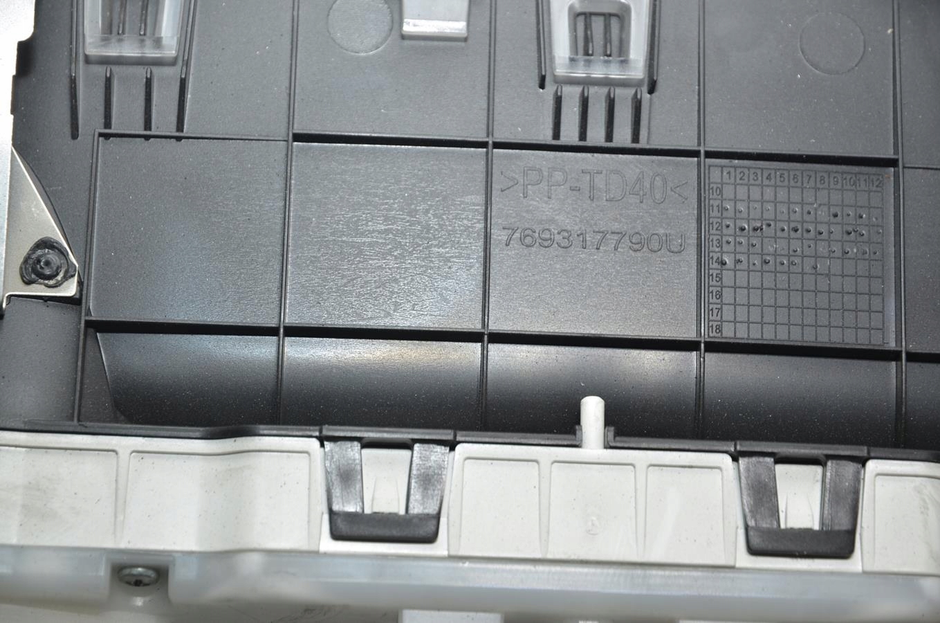 Instruments tachymètre compte tours 1.2 VTI Peugeot 2008 14r