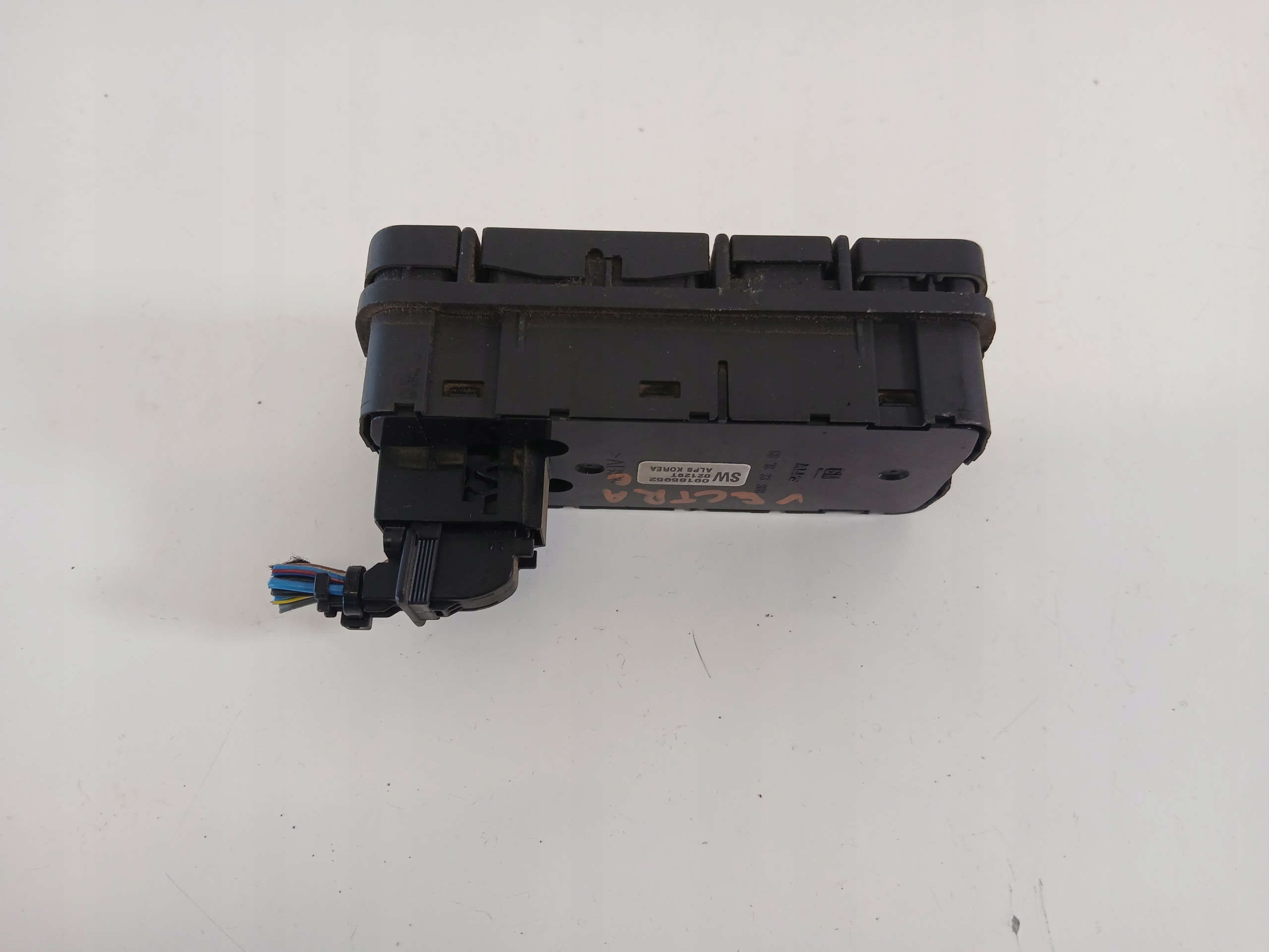 OPEL VECTRA C SIGNUM PANEL okna levý předek 09185952