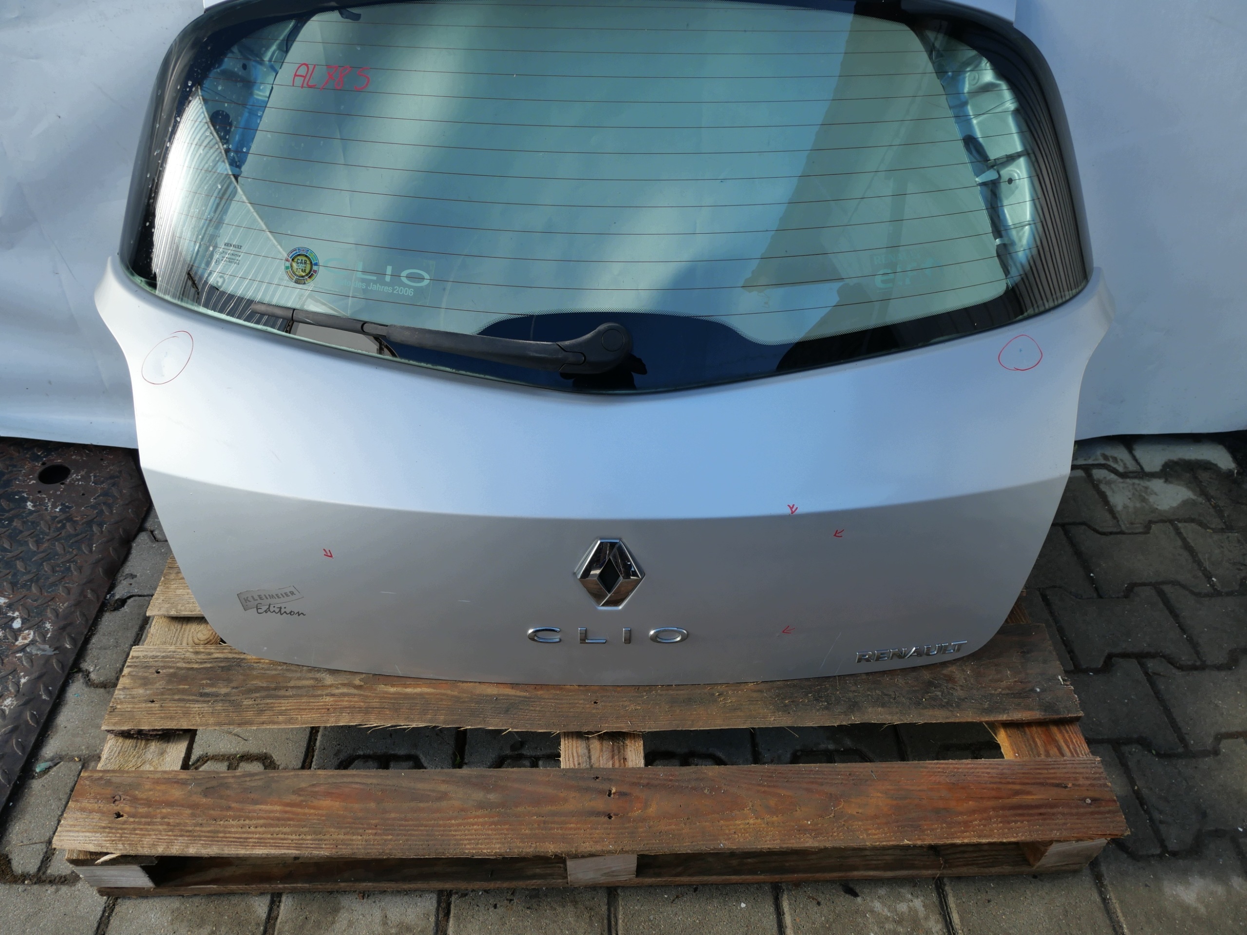 rear trunk door RENAULT CLIO III