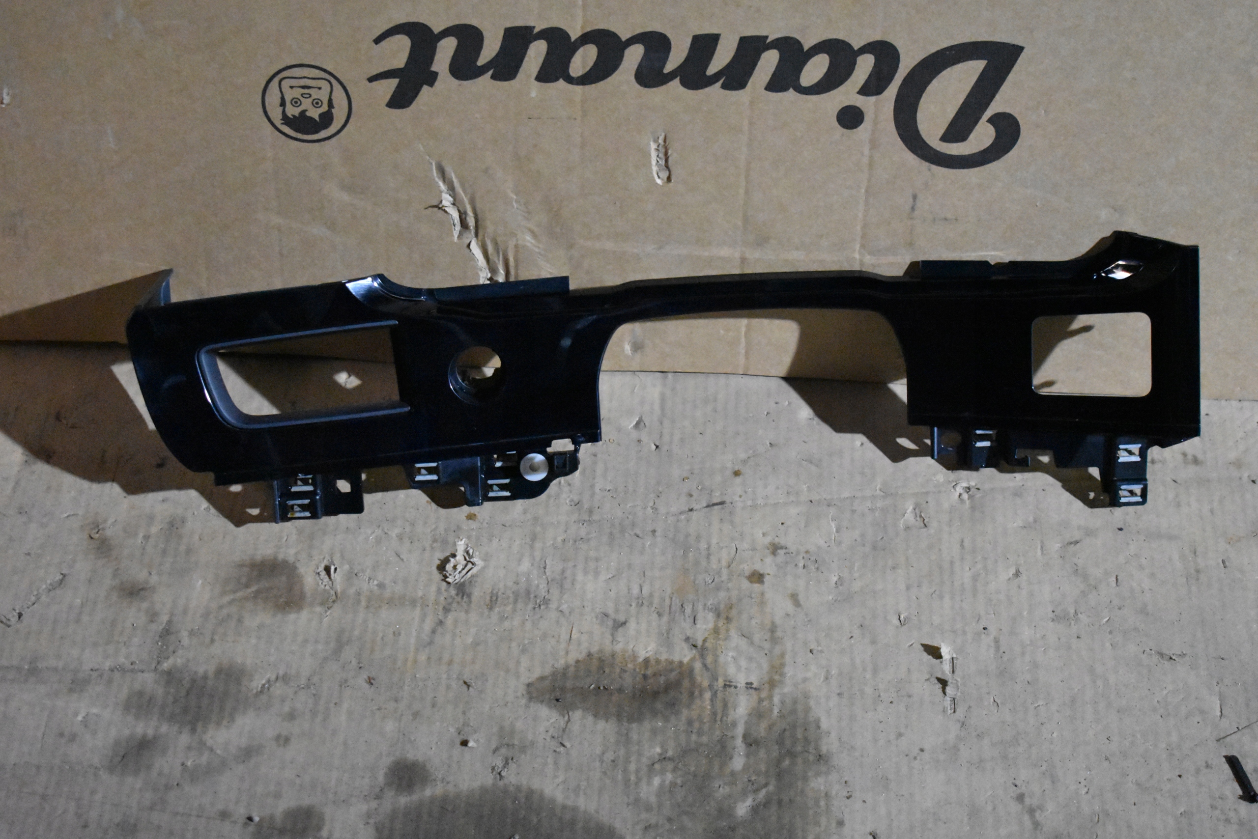 LISTWA DECOR KONSOLI PORSCHE TAYCAN 1