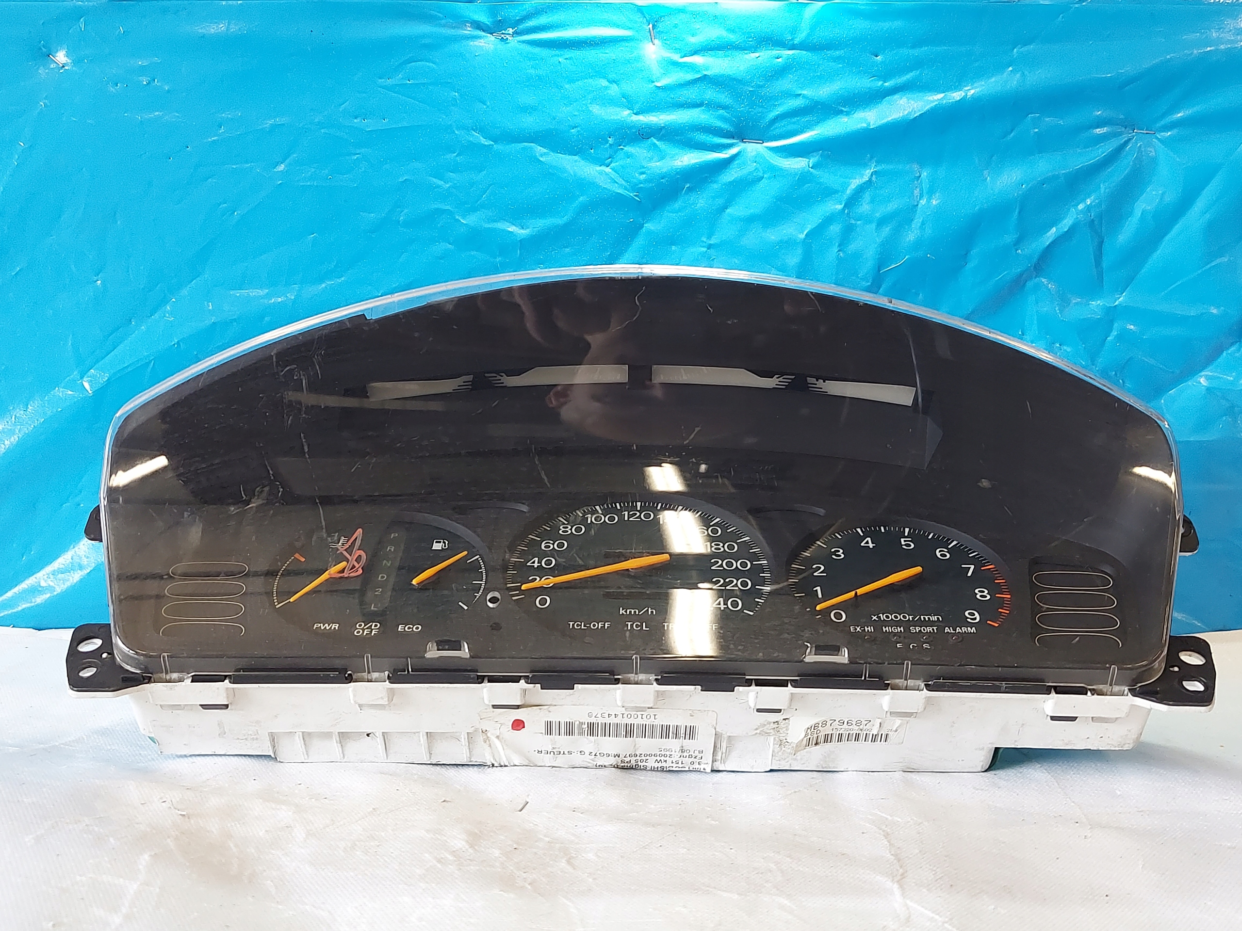 dials clock MITSUBISHI SIGMA F10 3.0 B MB879687