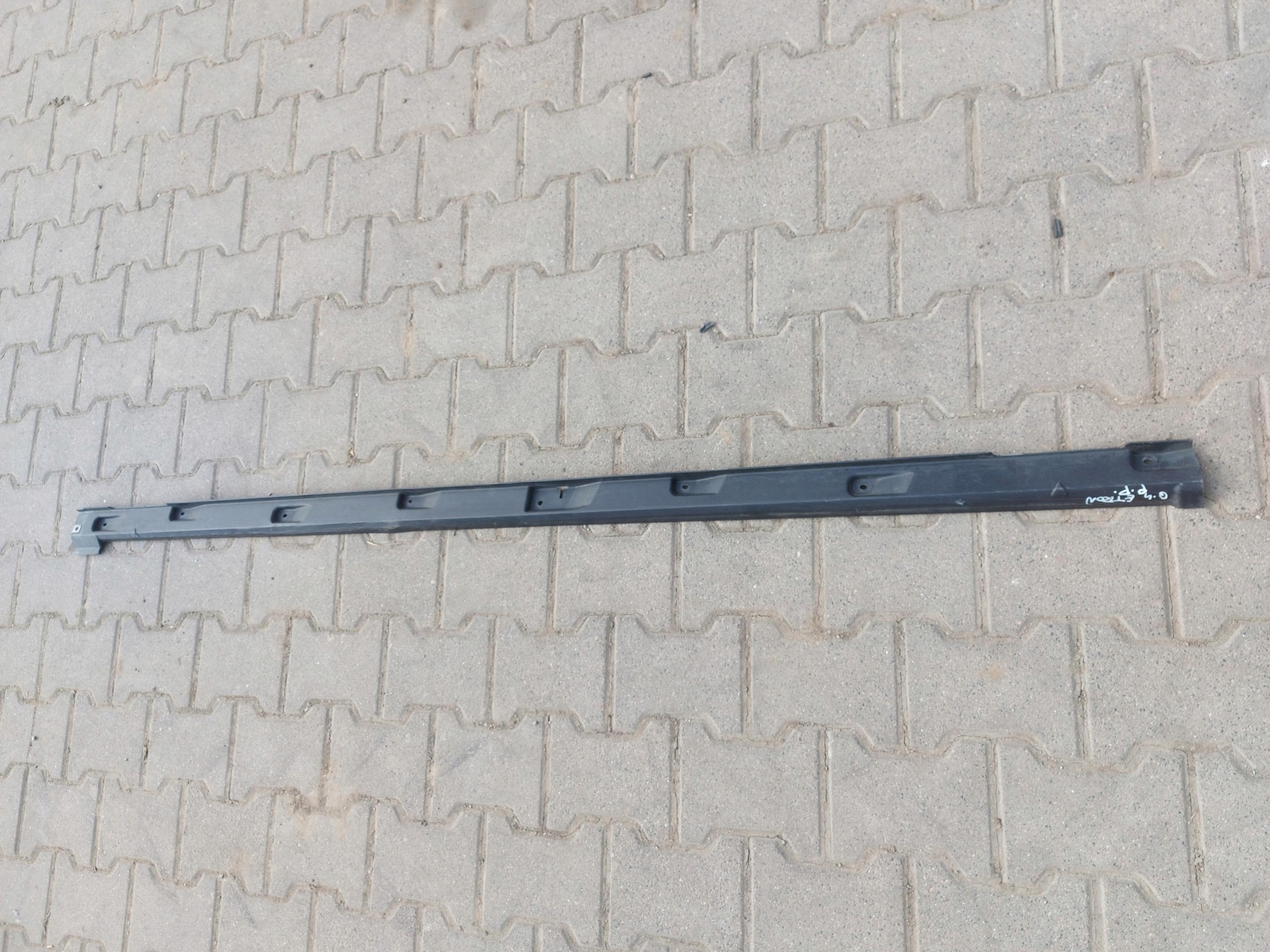 Audi Q4 40 E-TRON moulding cap of the threshold threshold right exterior