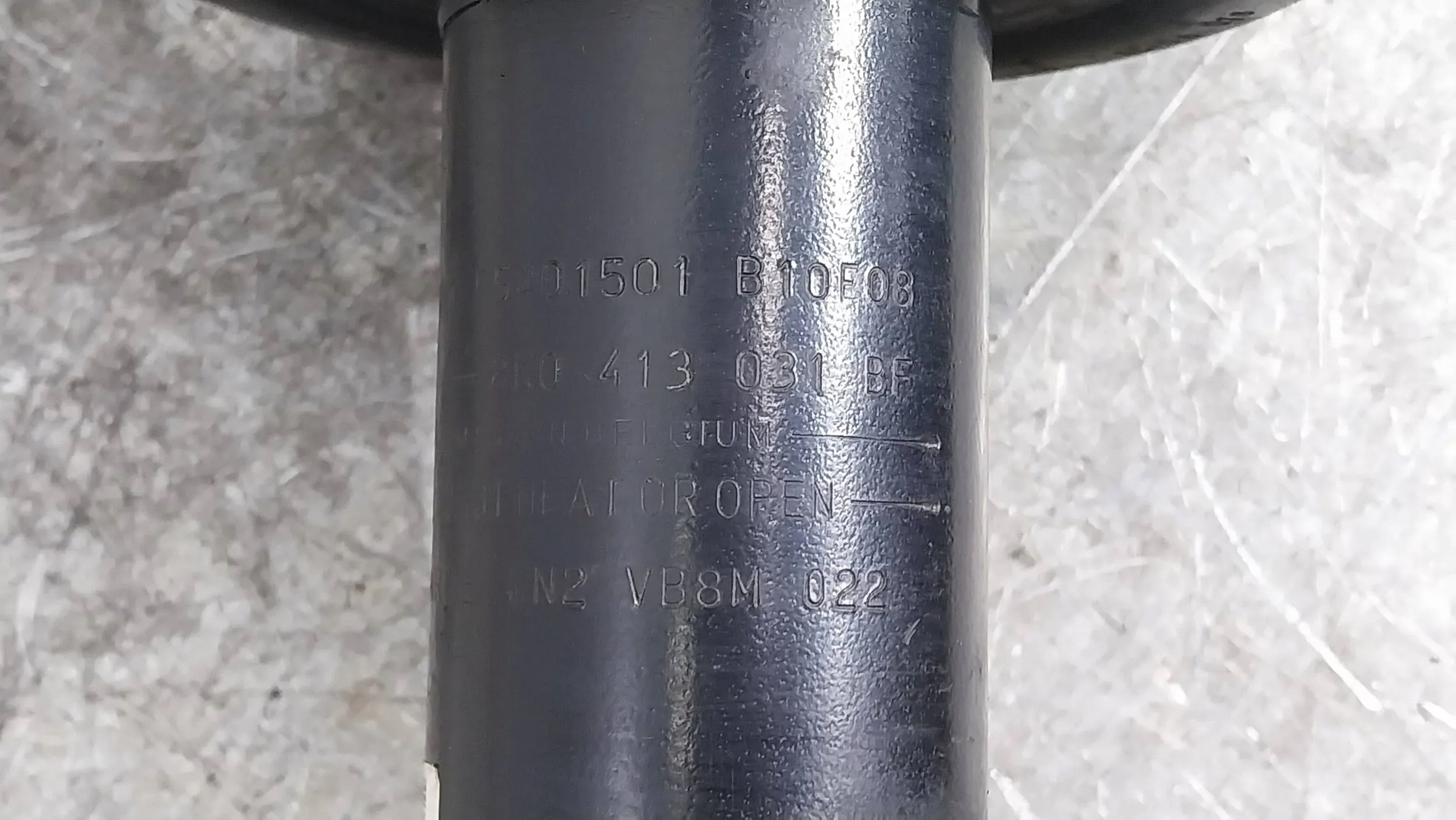 shock absorber front right 8K0413031BF AAUDI A4 B8 A5 Q5