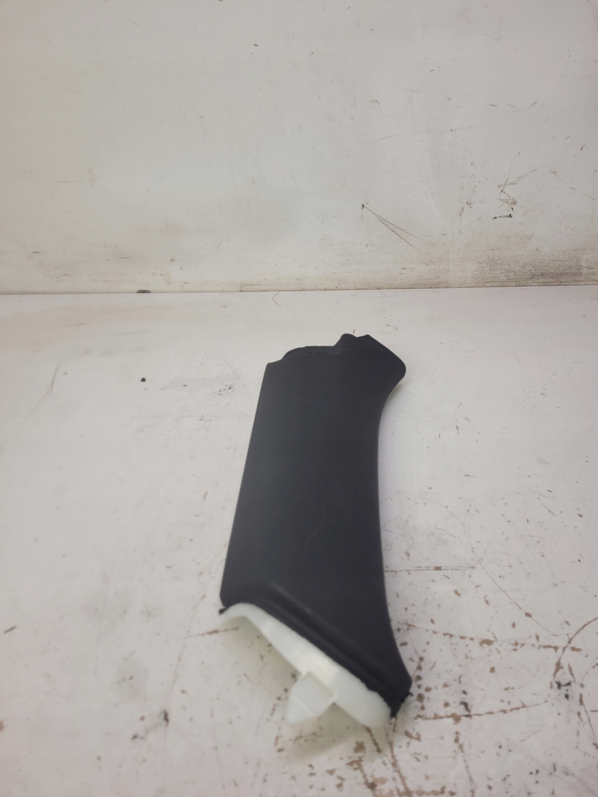 Кришка стійки P T AUDI A4 B9 AVANT 8W9867288B