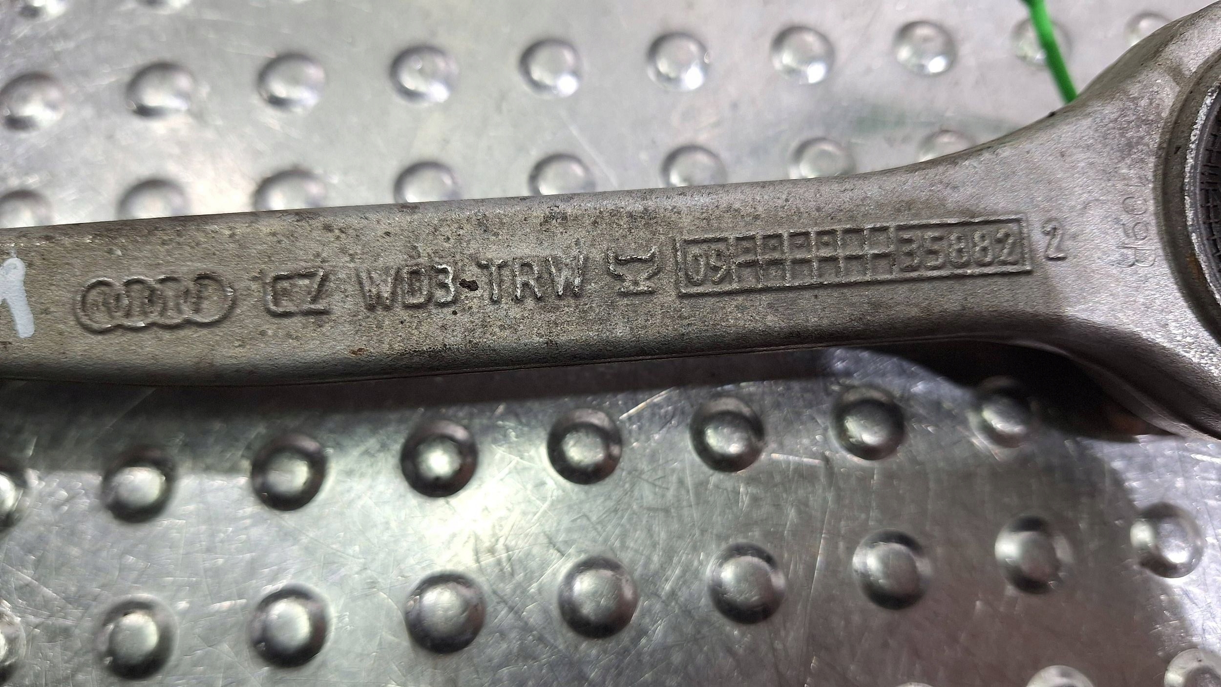 arm right front upper 8K0407506B 8K0506B AUDI A4 B8 A5 8T Q5 8R