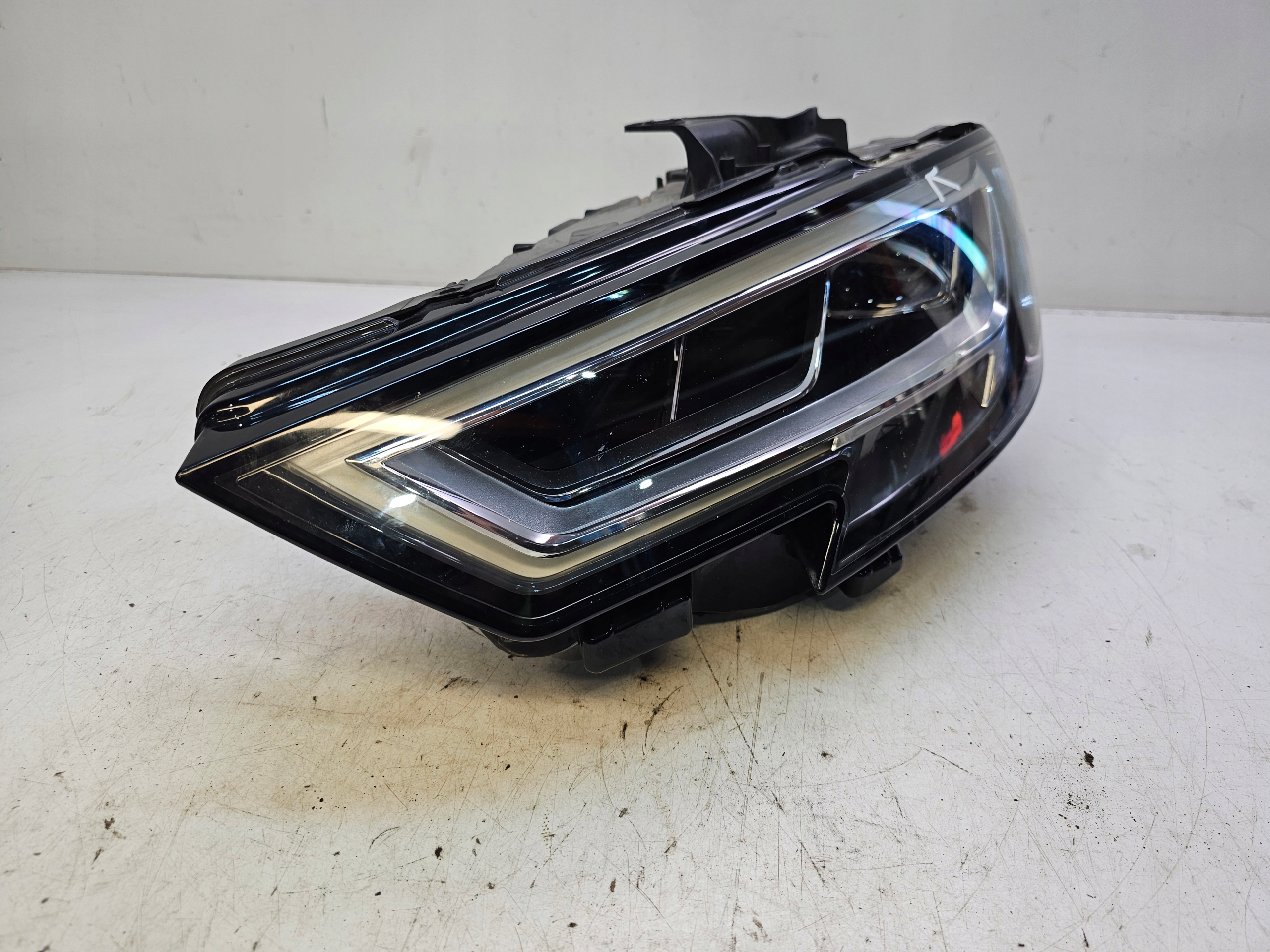 REFLEKTOR XENON LED left AUDI A3 8V LIFT 8V0941033D UK