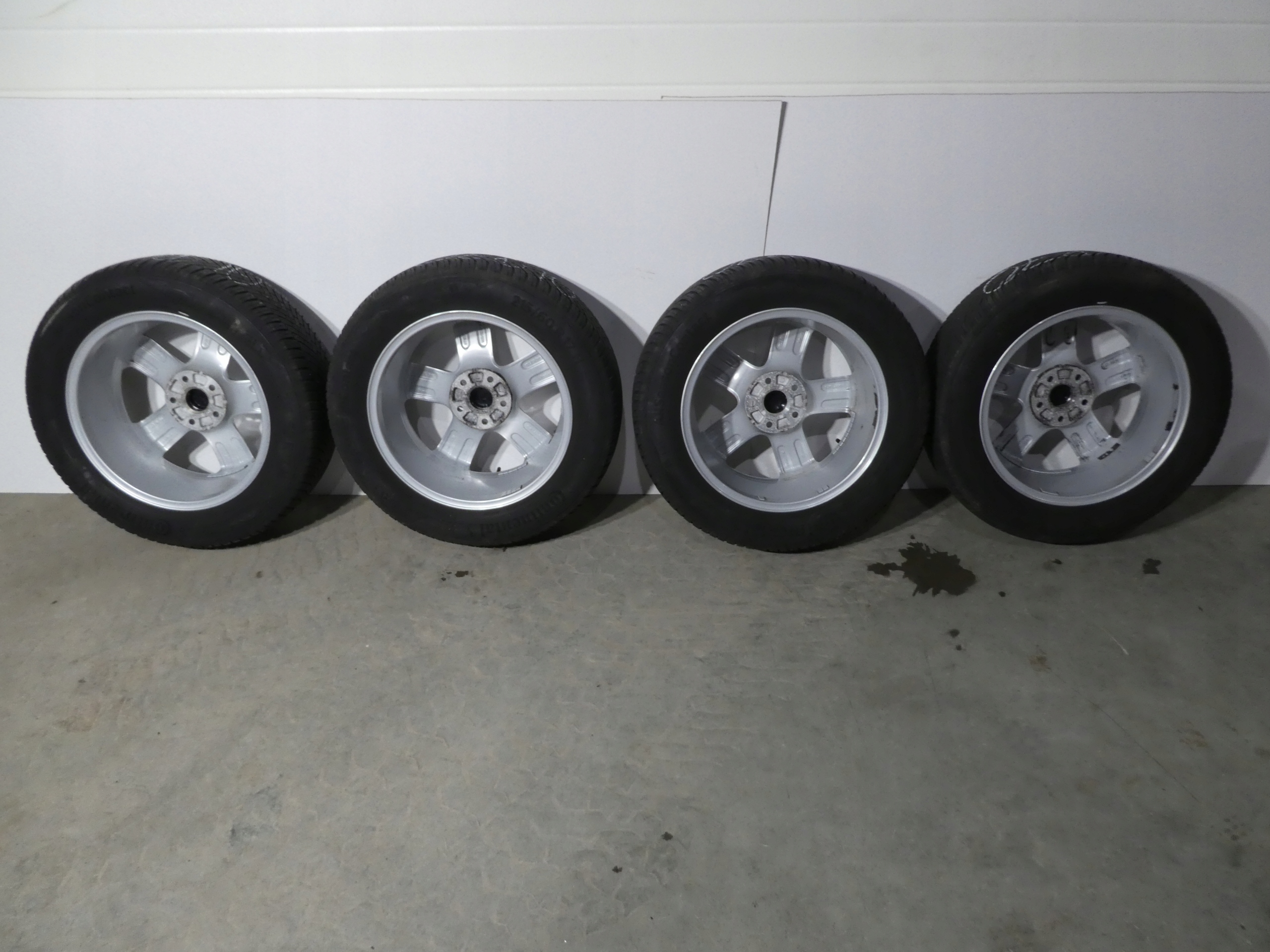4X wheels discs tyres VW 5N0601025AG 215/60/17 2022R